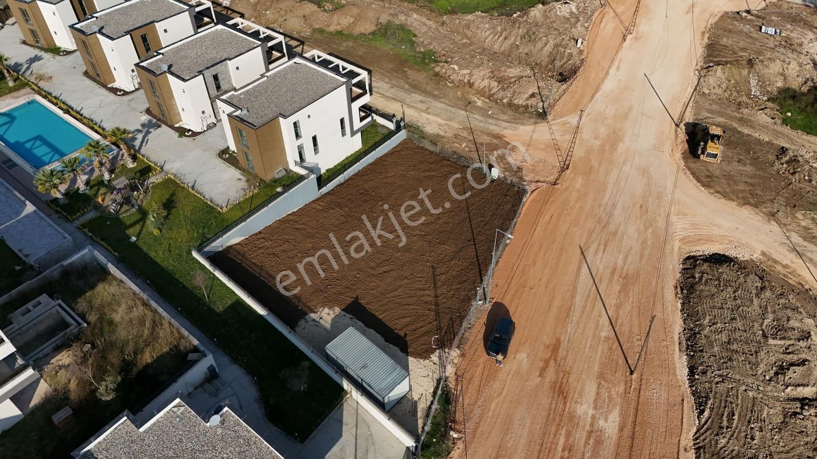 Bursa Gümüştepe 20'lik Yola Cephe Köşe Parsel Ticari Konut