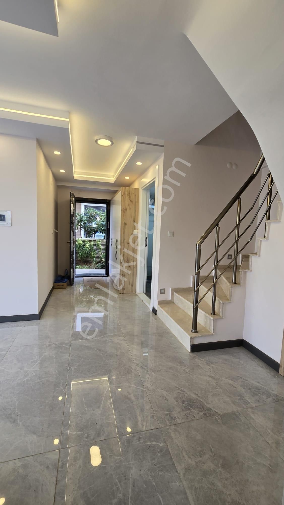 Merkeze Yürüme Mesafesinde | 450 M² Bahçeli | Özel Havuzlu Tam Müstakil Sıfır Villa - Görsel 16