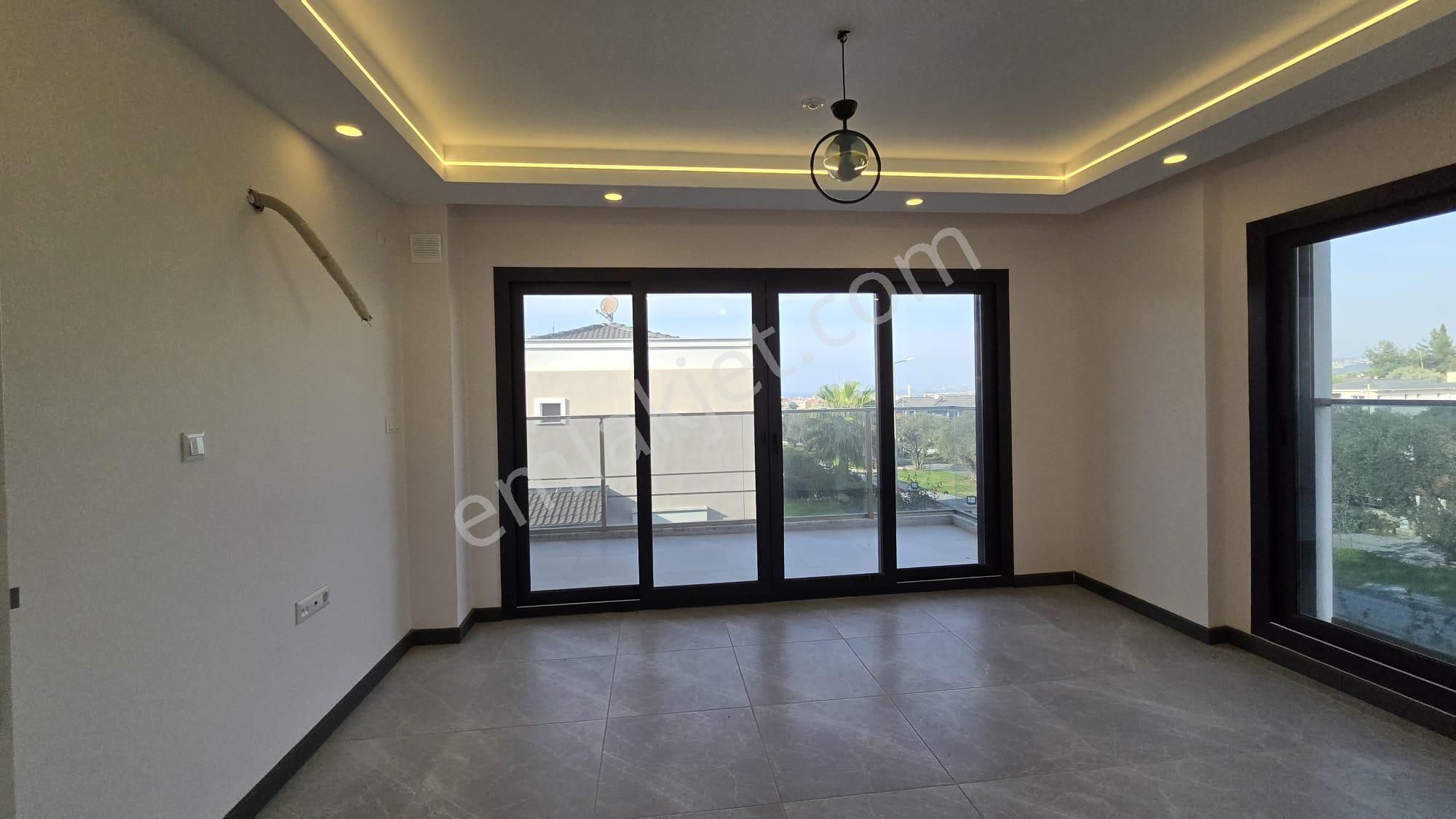 Merkeze Yürüme Mesafesinde | 450 M² Bahçeli | Özel Havuzlu Tam Müstakil Sıfır Villa - Görsel 5