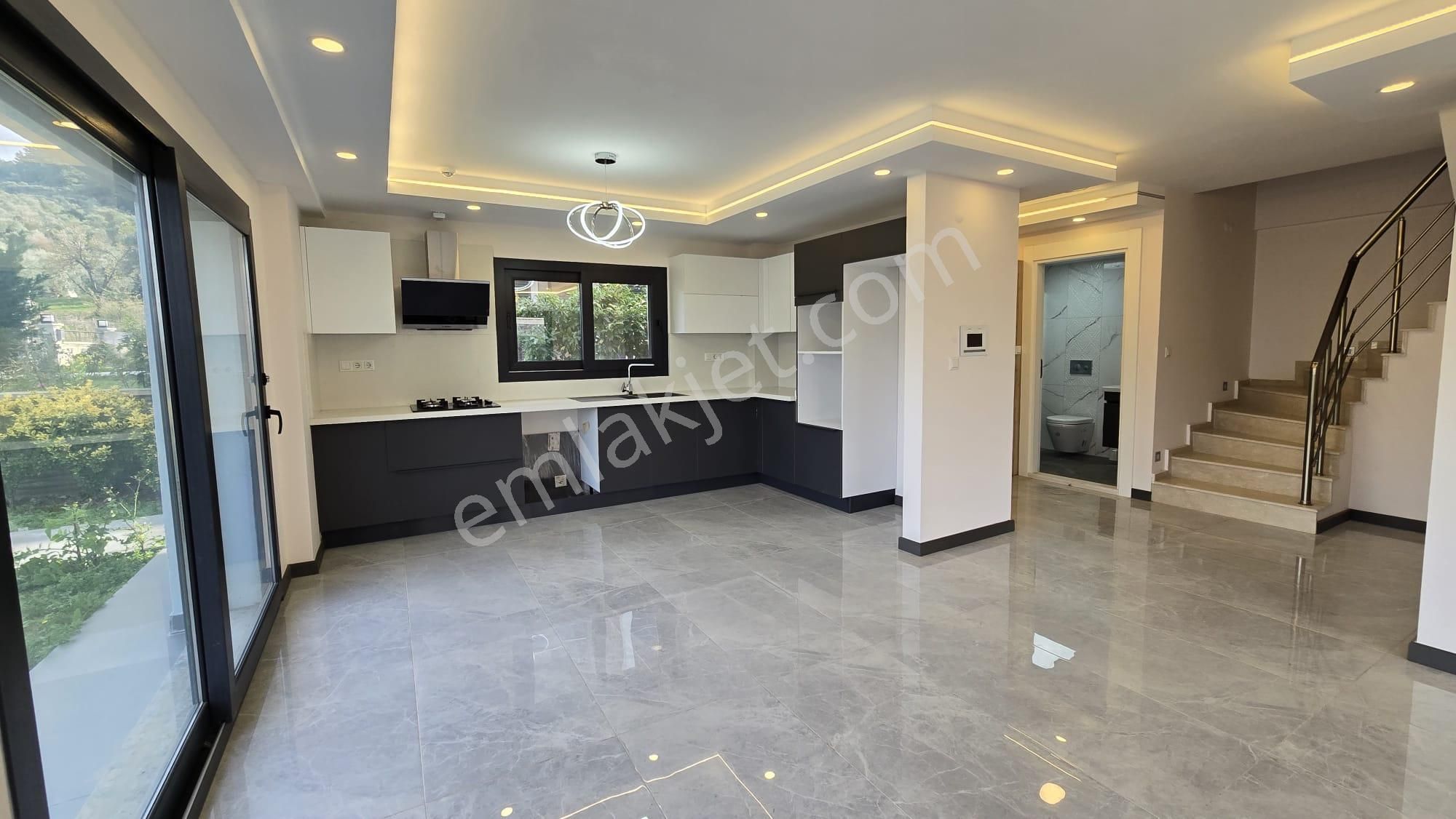 Merkeze Yürüme Mesafesinde | 450 M² Bahçeli | Özel Havuzlu Tam Müstakil Sıfır Villa - Görsel 19