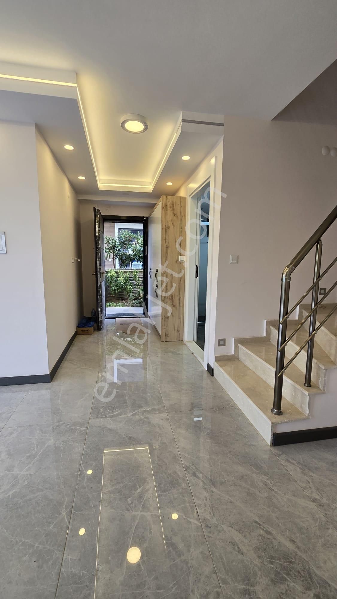 Merkeze Yürüme Mesafesinde | 450 M² Bahçeli | Özel Havuzlu Tam Müstakil Sıfır Villa - Görsel 26