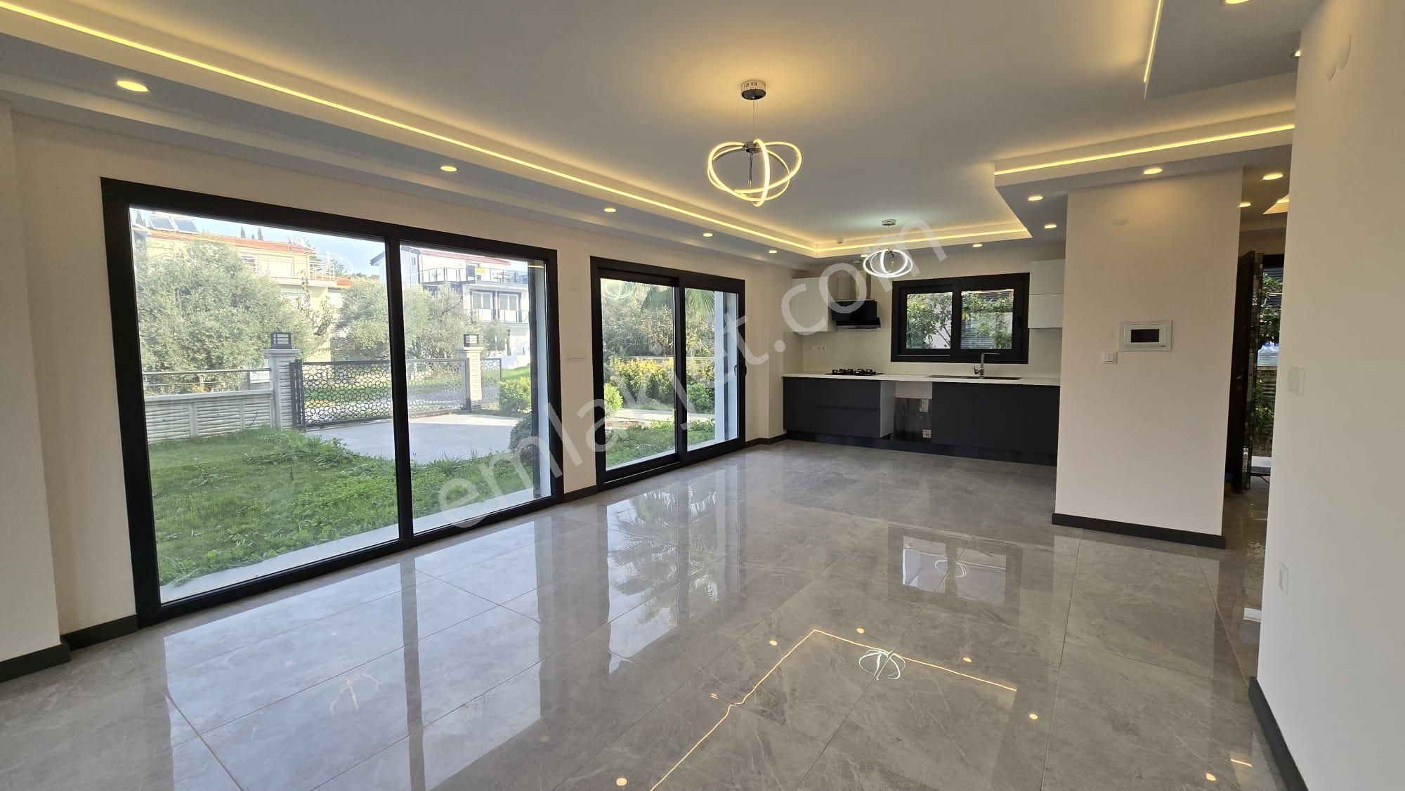 Merkeze Yürüme Mesafesinde | 450 M² Bahçeli | Özel Havuzlu Tam Müstakil Sıfır Villa - Görsel 10