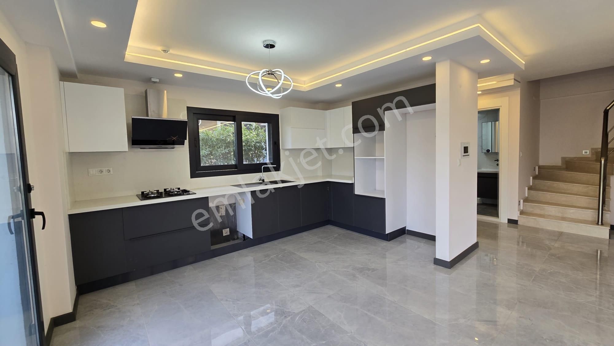 Merkeze Yürüme Mesafesinde | 450 M² Bahçeli | Özel Havuzlu Tam Müstakil Sıfır Villa - Görsel 27