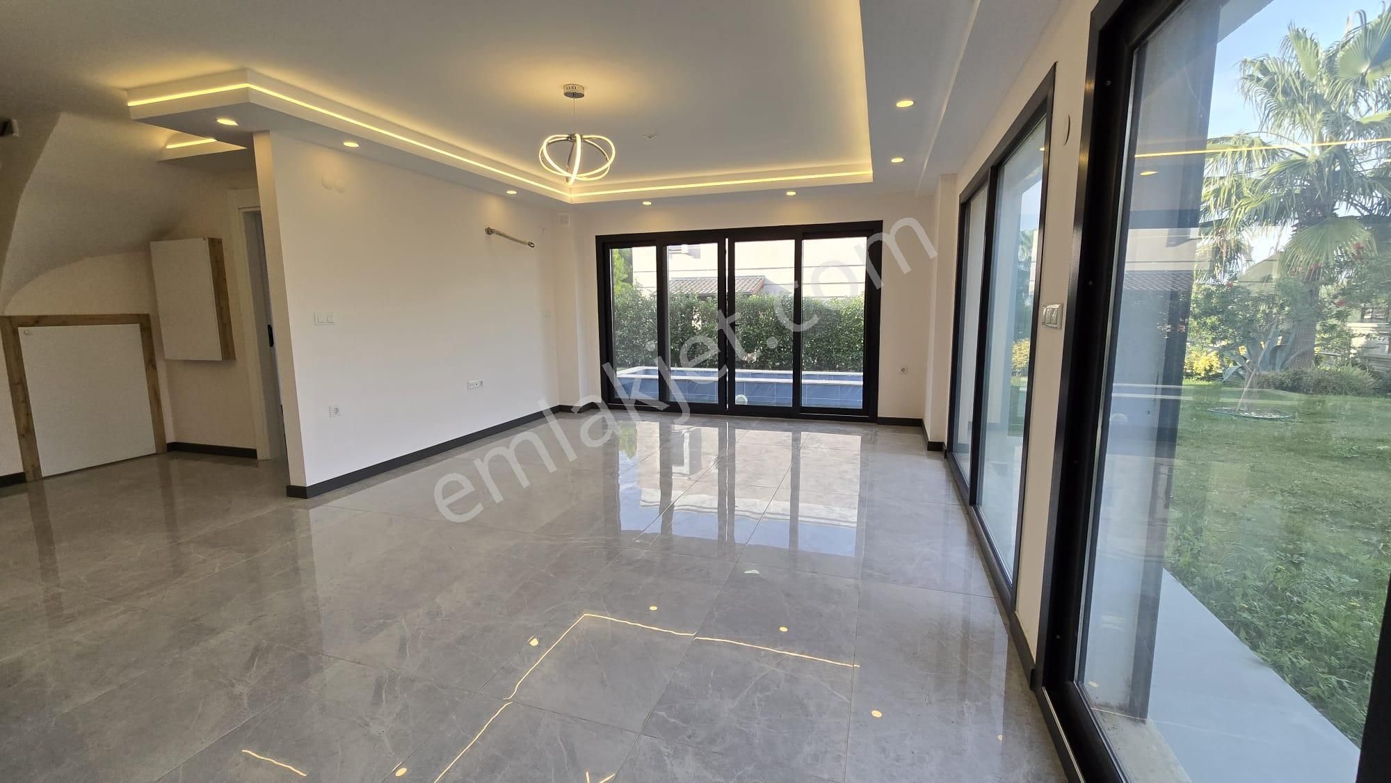 Merkeze Yürüme Mesafesinde | 450 M² Bahçeli | Özel Havuzlu Tam Müstakil Sıfır Villa - Görsel 18