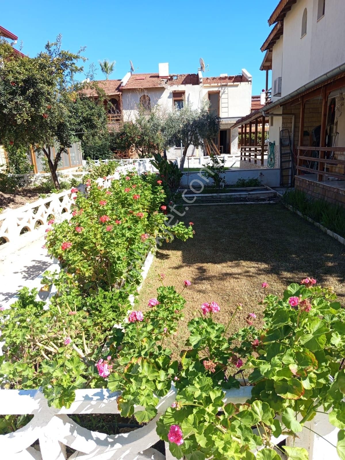 Doğanbey De Denize Sıfır Siteiçersinde Yüzme Havuzu Satılık 3+1 Villa - Görsel 5