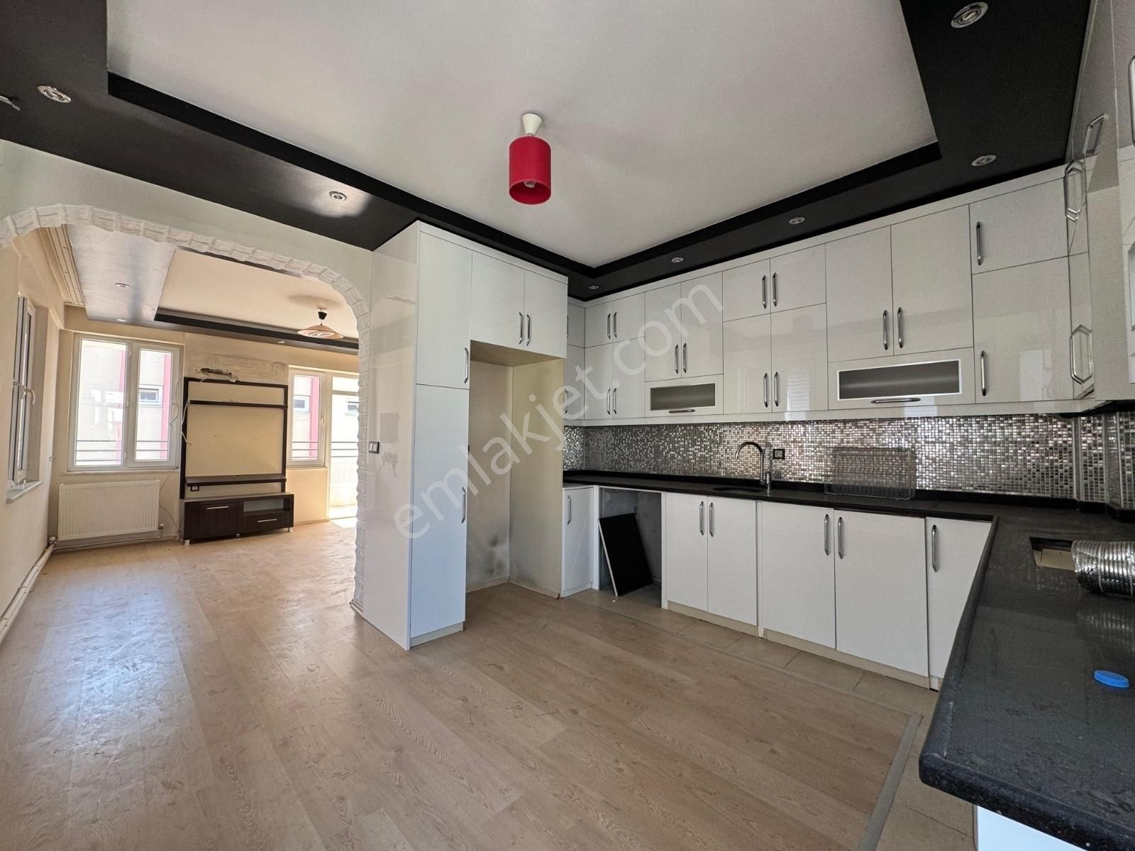 Serik, Kökez, Orta Mah.'de, Doğalgazlı, Katta, Satılık 3+1 Daire - Görsel 4