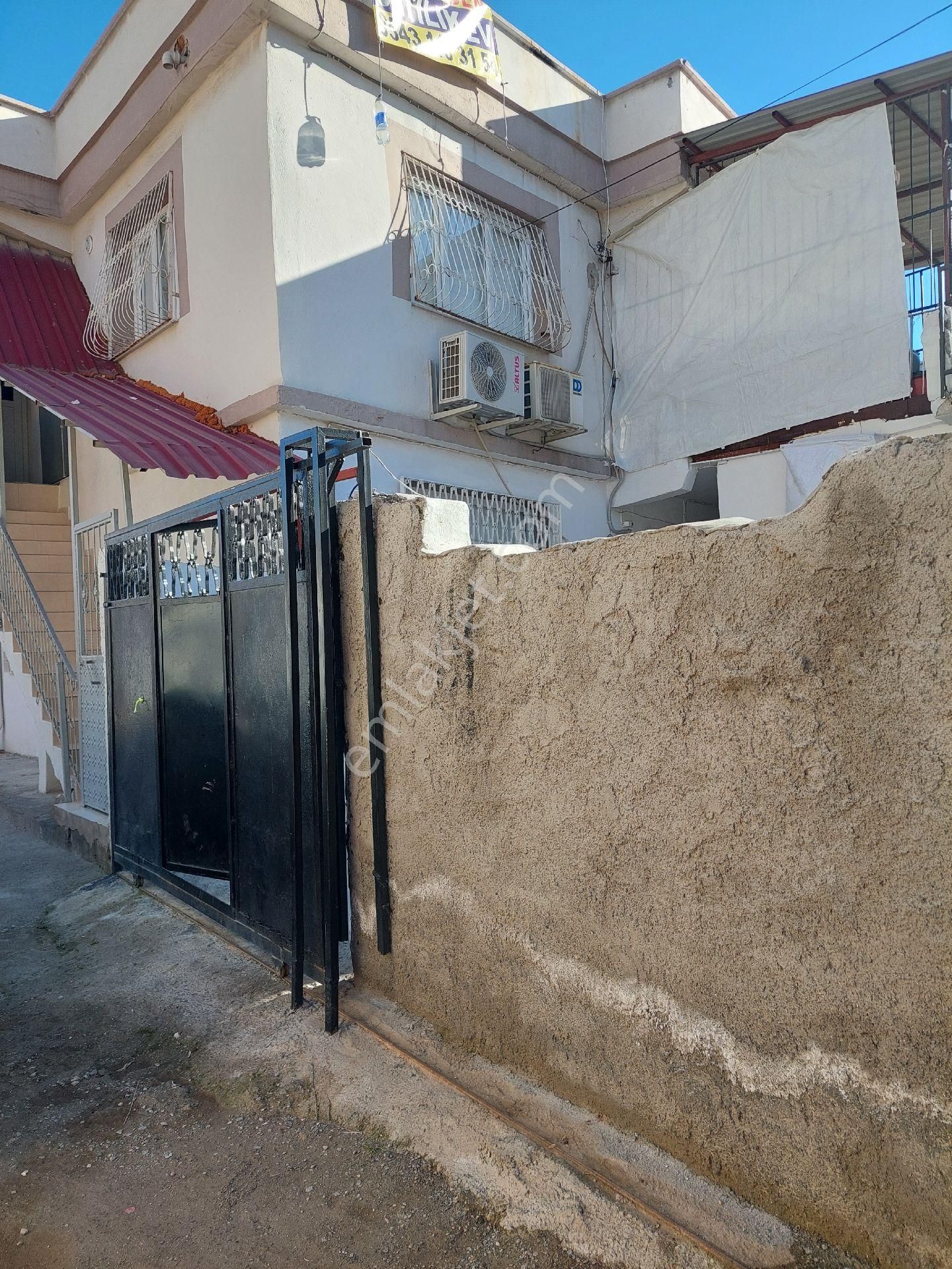 Acil Satılık 2 Katlı Müstakil Bahçeli Ev - Görsel 2