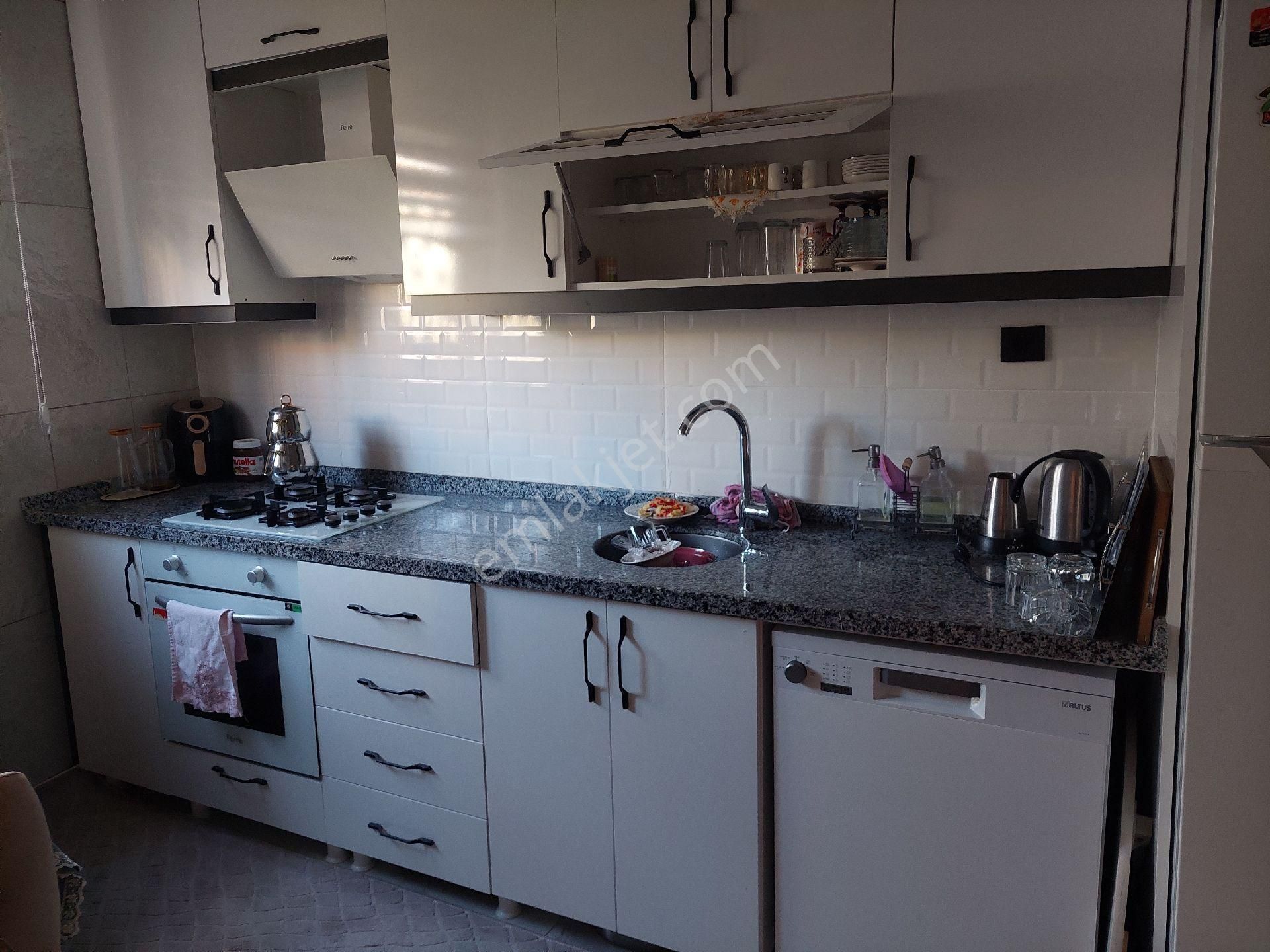 Acil Satılık 2 Katlı Müstakil Bahçeli Ev - Görsel 28