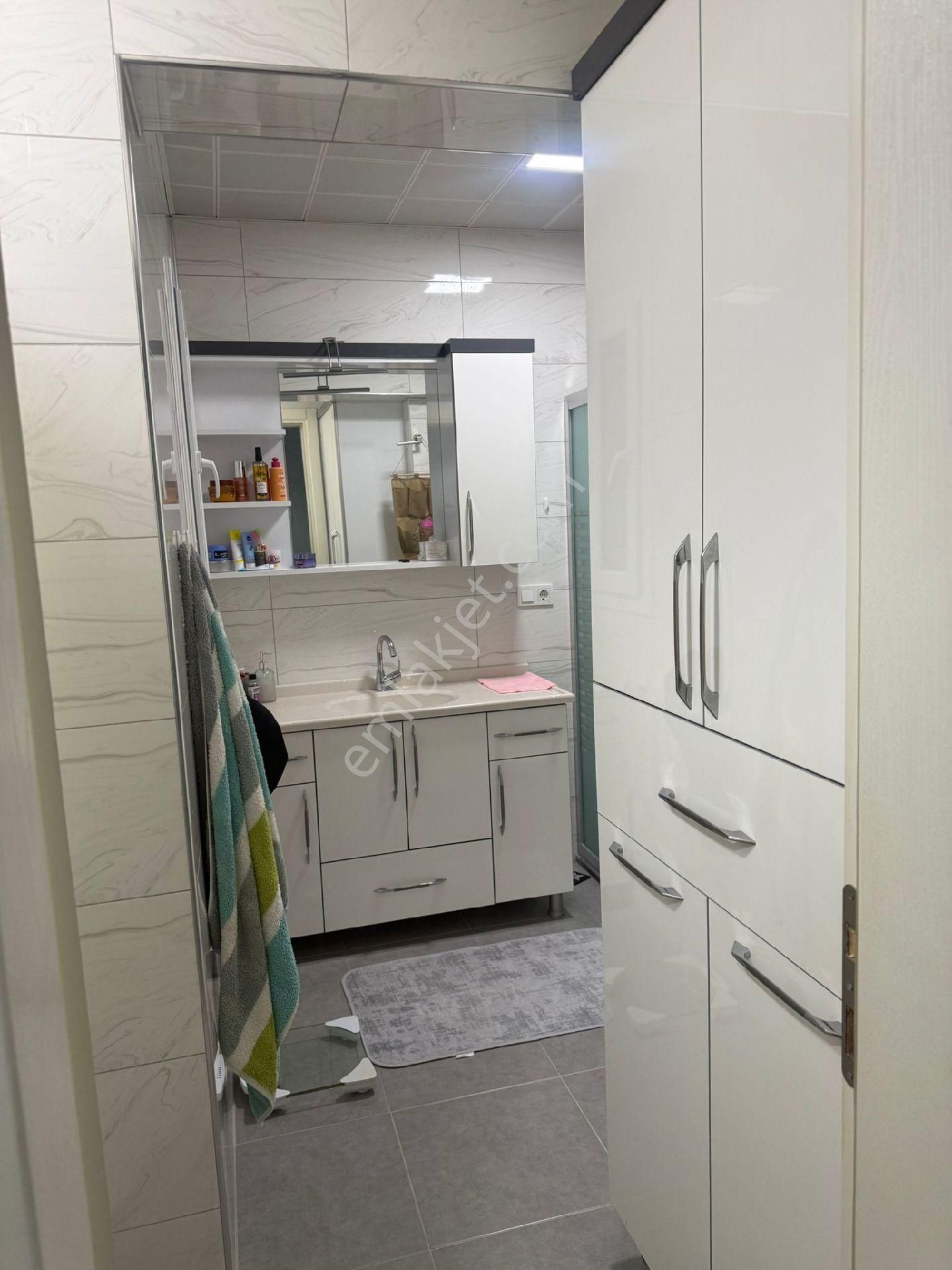 Denize Yakın 3+1 Doğal Gazlı Bakımlı Villa - Görsel 22