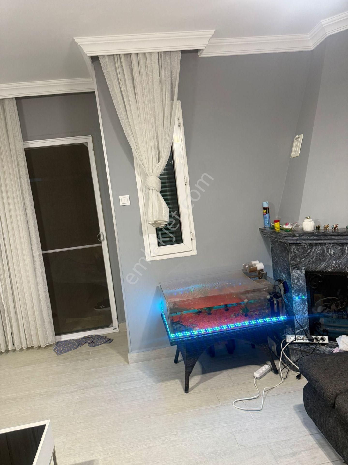 Denize Yakın 3+1 Doğal Gazlı Bakımlı Villa - Görsel 18