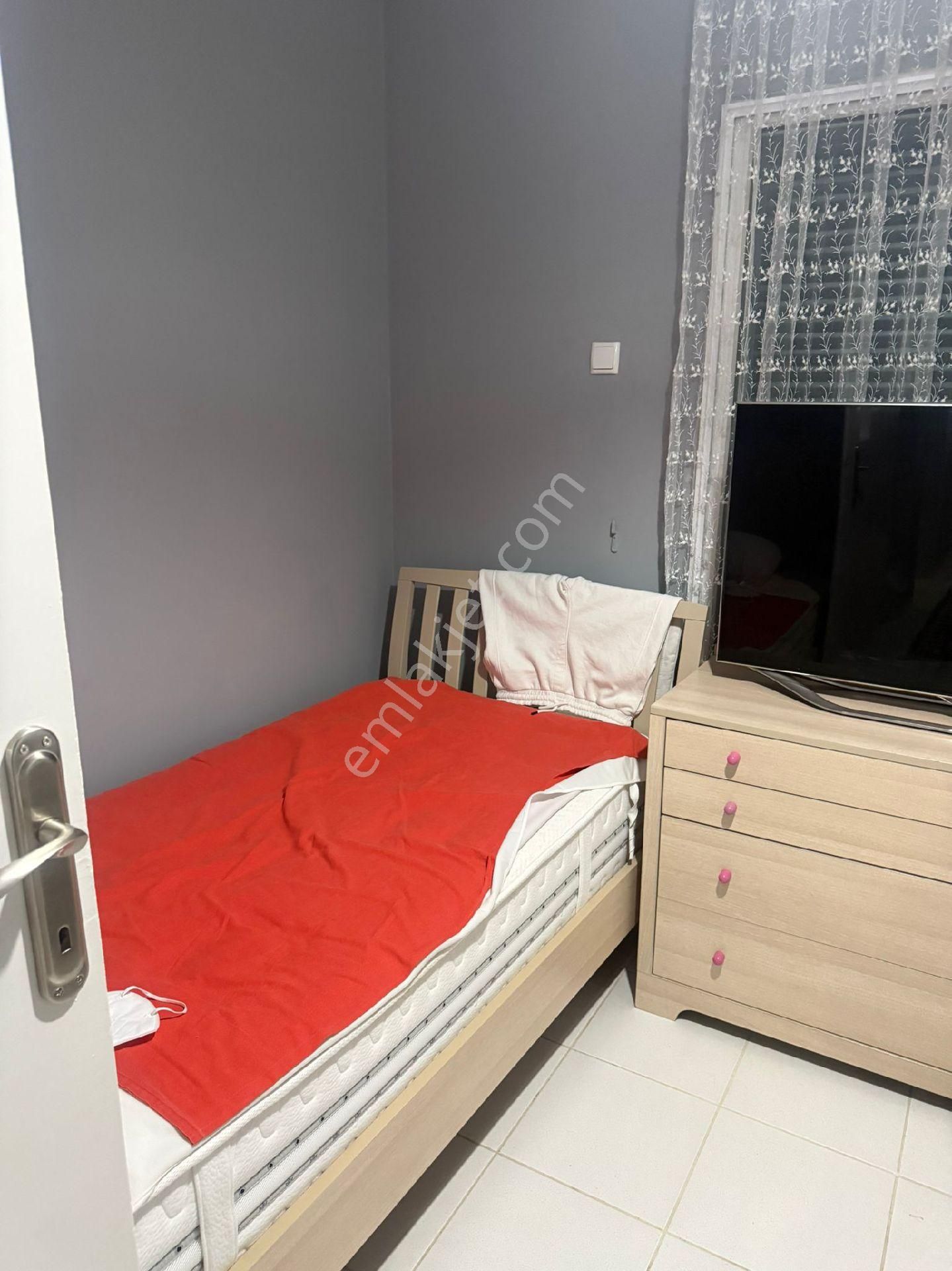 Denize Yakın 3+1 Doğal Gazlı Bakımlı Villa - Görsel 2