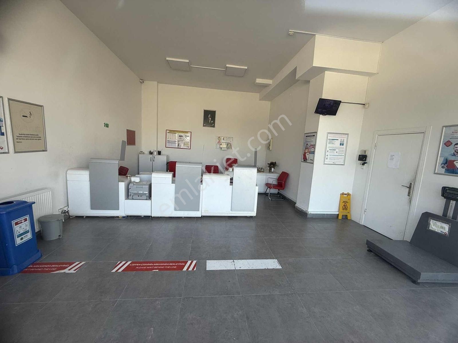 Damla Emlak'tan Çobanlı Tramvay Altı İşlek Yerde 100m2 4m Tavan - Görsel 6