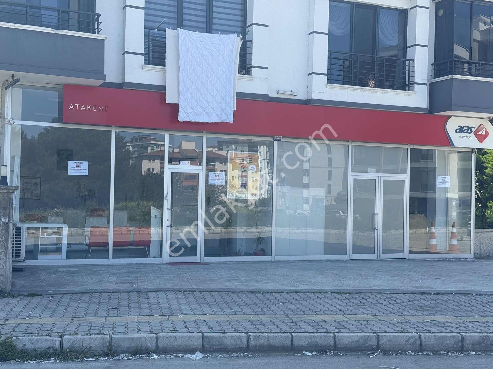 Damla Emlak'tan Çobanlı Tramvay Altı İşlek Yerde 100m2 4m Tavan - Görsel 9