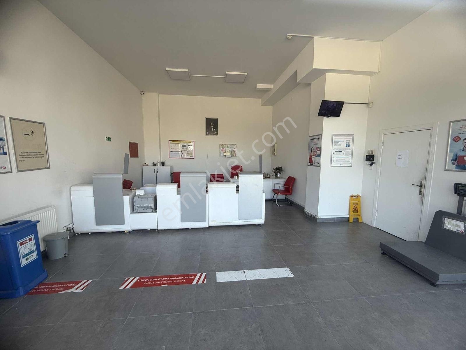 Damla Emlak'tan Çobanlı Tramvay Altı İşlek Yerde 100m2 4m Tavan - Görsel 8
