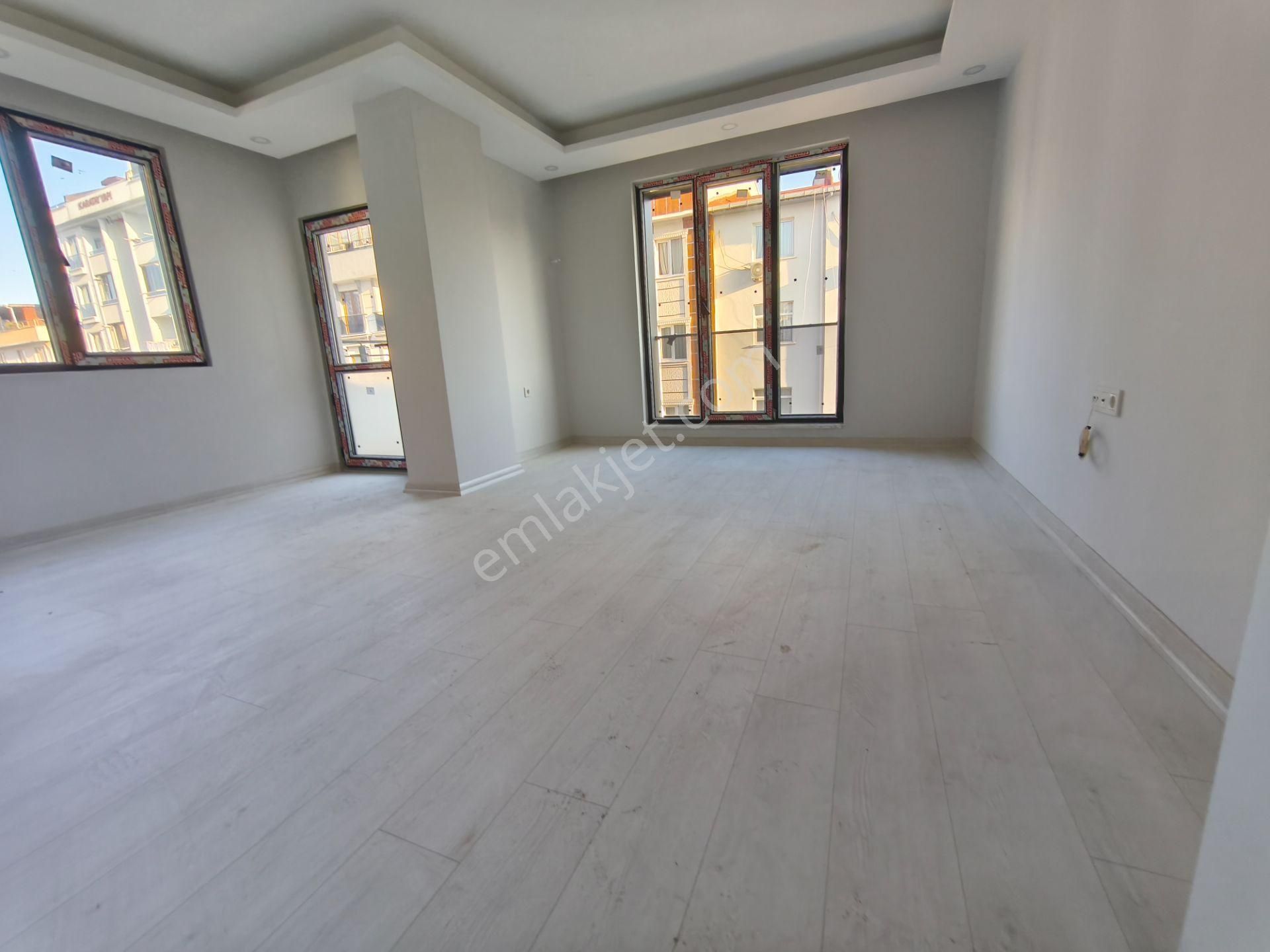 Sultanbeyli Adil Mah Cade Üstü Satılık 95 M.2+1 Lüks Daireler - Görsel 14