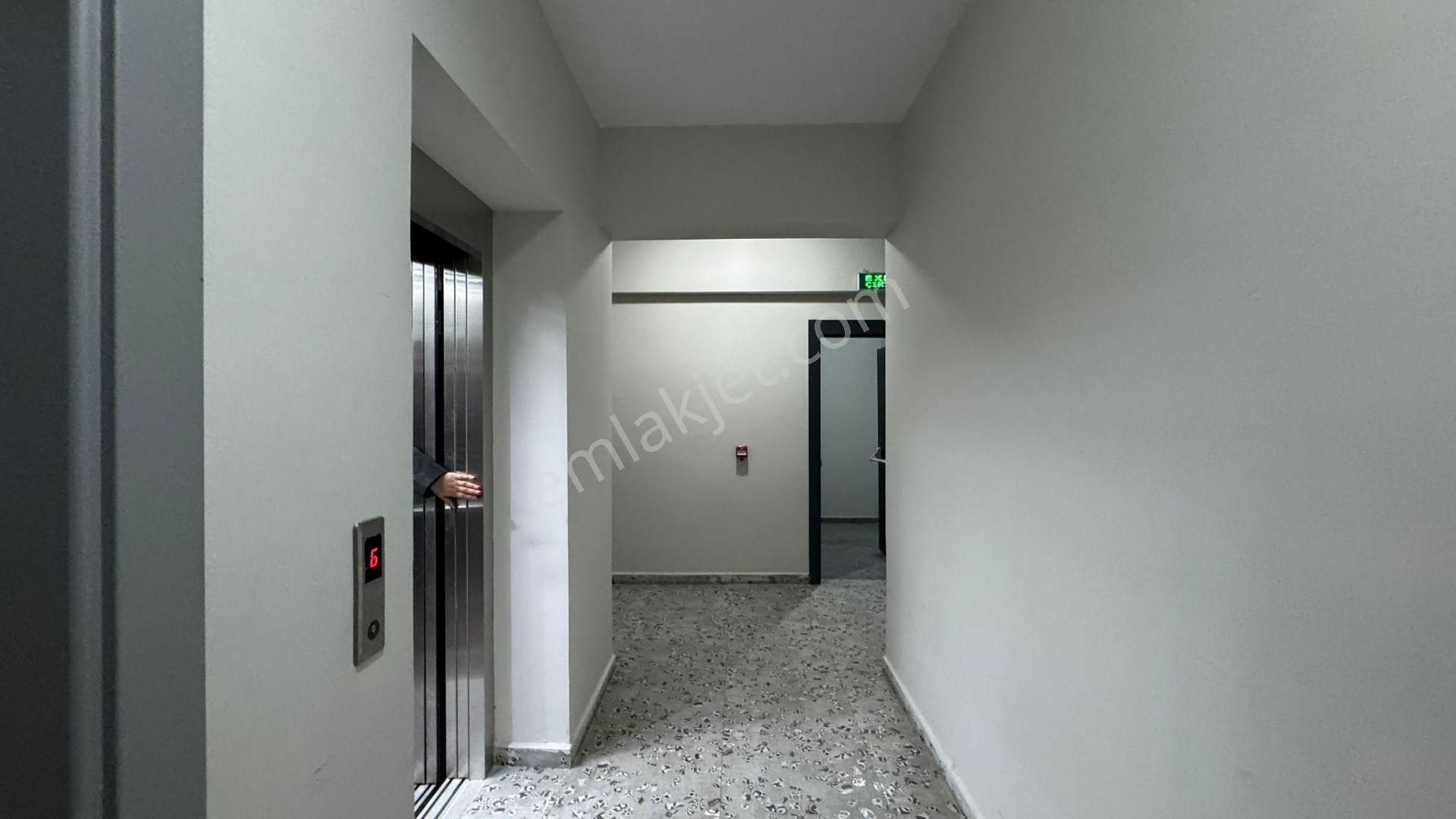 Skala Hasanağa Projesinde Full Eşyalı 2+1 Sosyal Donatılı Satılık - Görsel 17