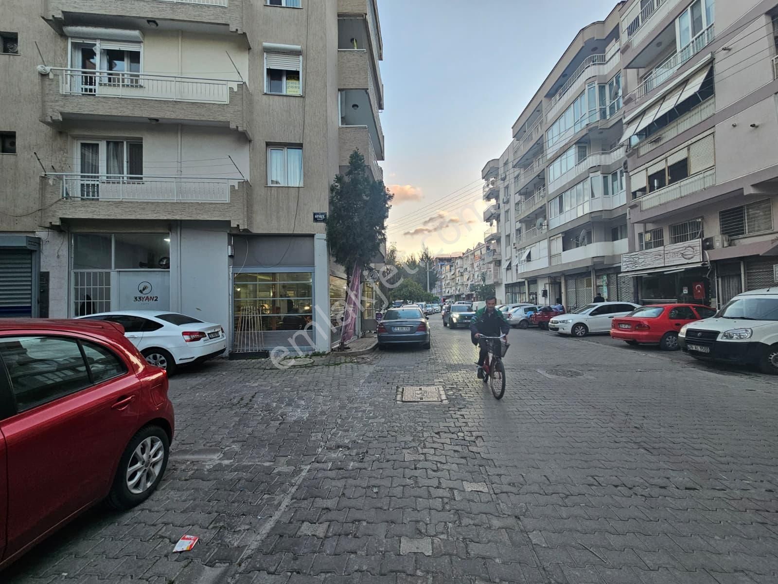 İzmir Karşıyaka Dedebaşı'nda Satılık Yatırıma Uygun Dükkan - Görsel 2