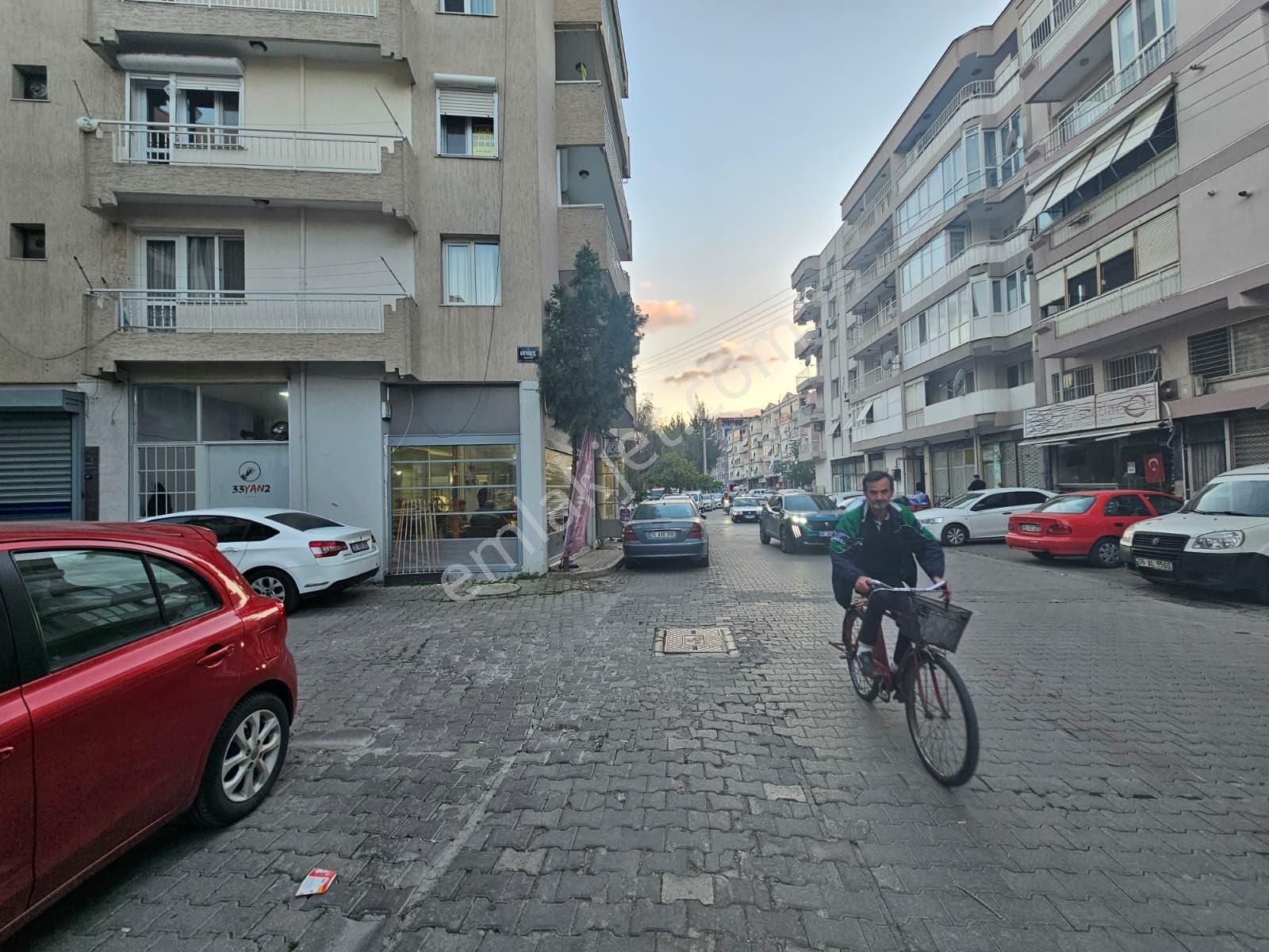 İzmir Karşıyaka Dedebaşı'nda Satılık Yatırıma Uygun Dükkan - Görsel 3