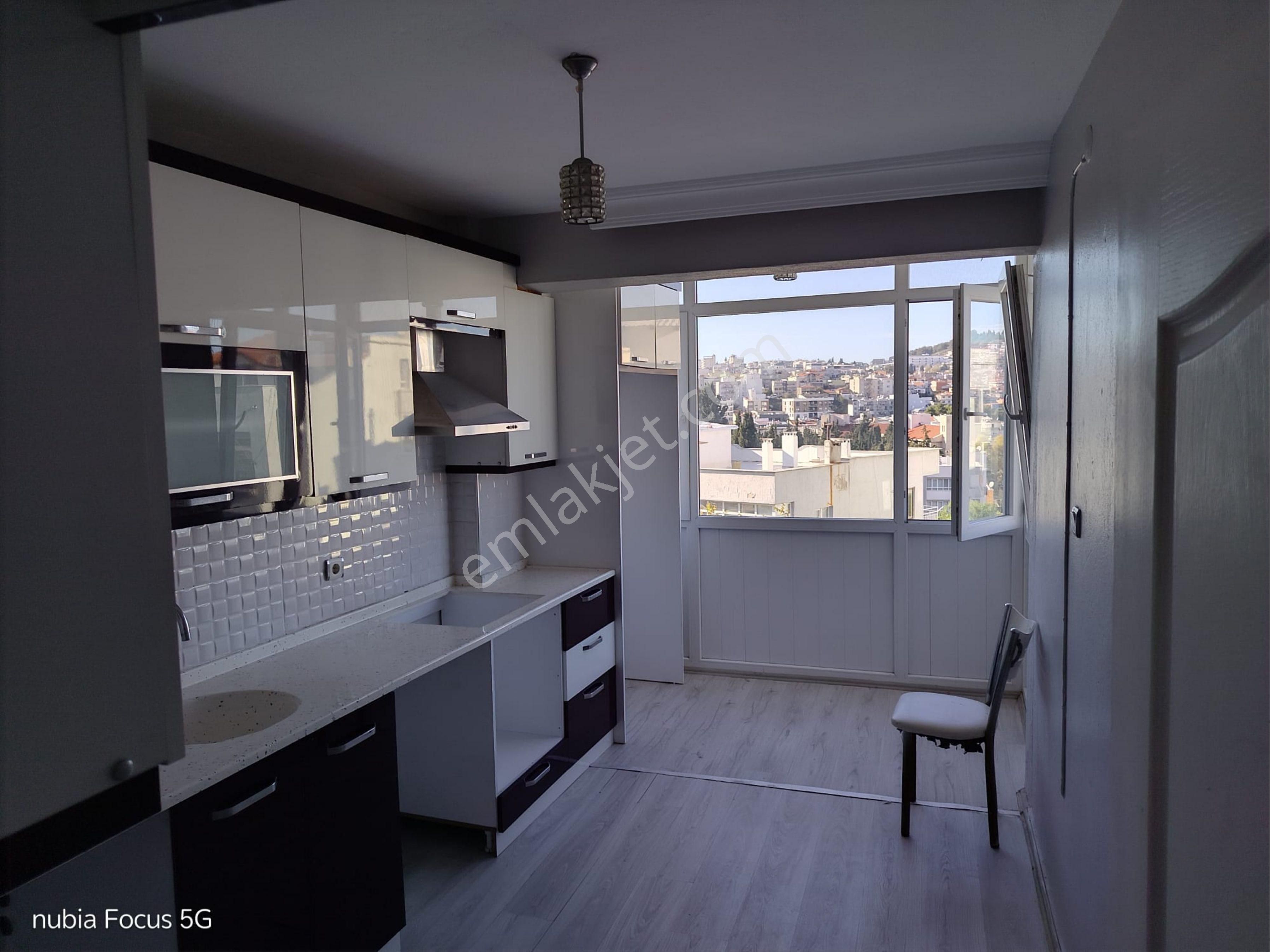 Kuşadası Merkez'de 2+1 İçi Full Yapılı Masrafsız Satılık Daire - Görsel 2