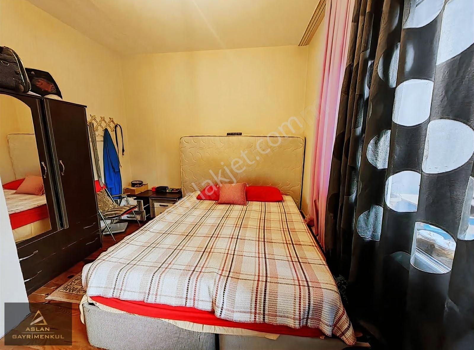 Karşıyaka Tersanede 2+1 Kapalı Mutfak Arakat - Görsel 6