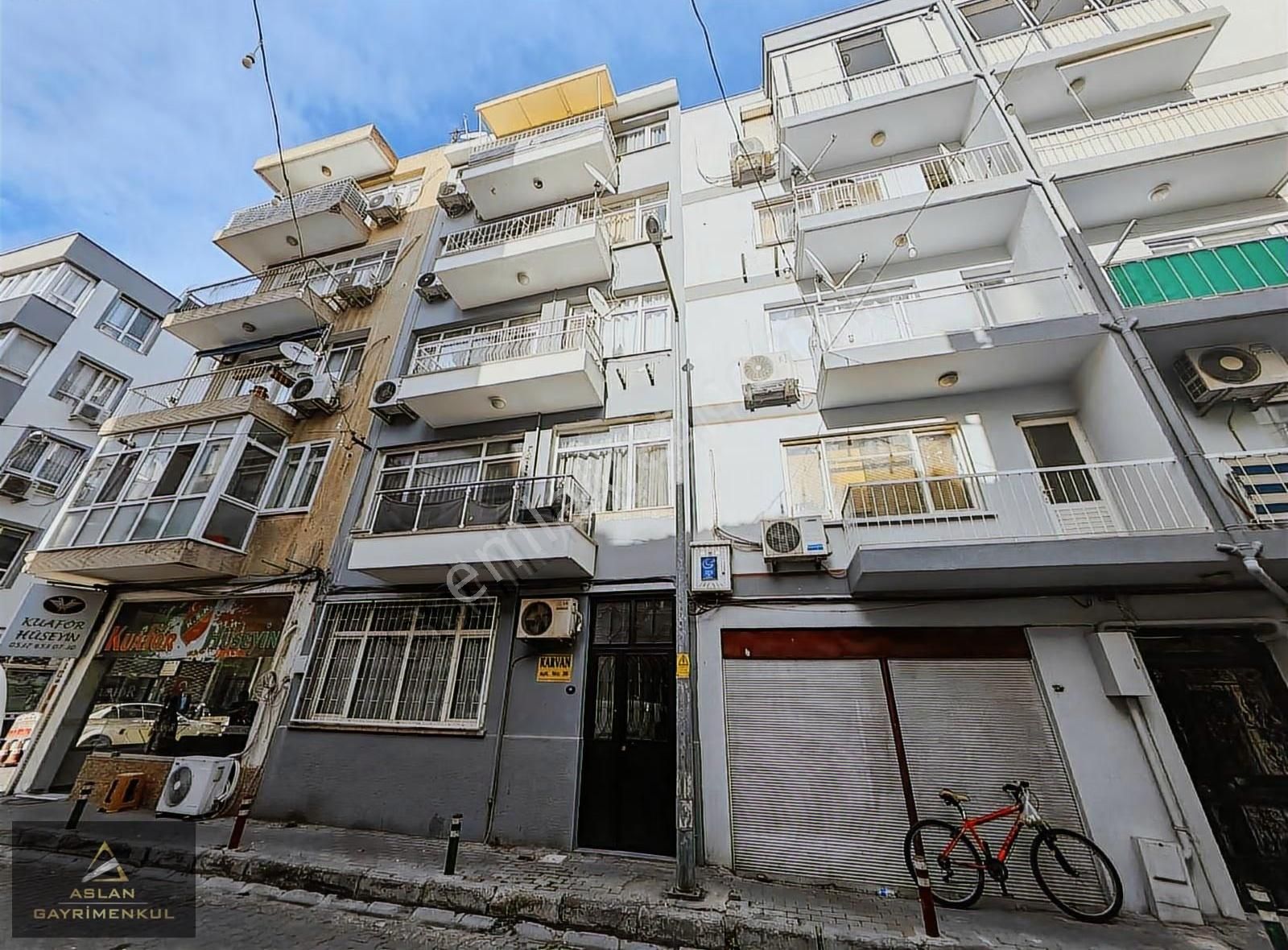 Karşıyaka Tersanede 2+1 Kapalı Mutfak Arakat - Görsel 21