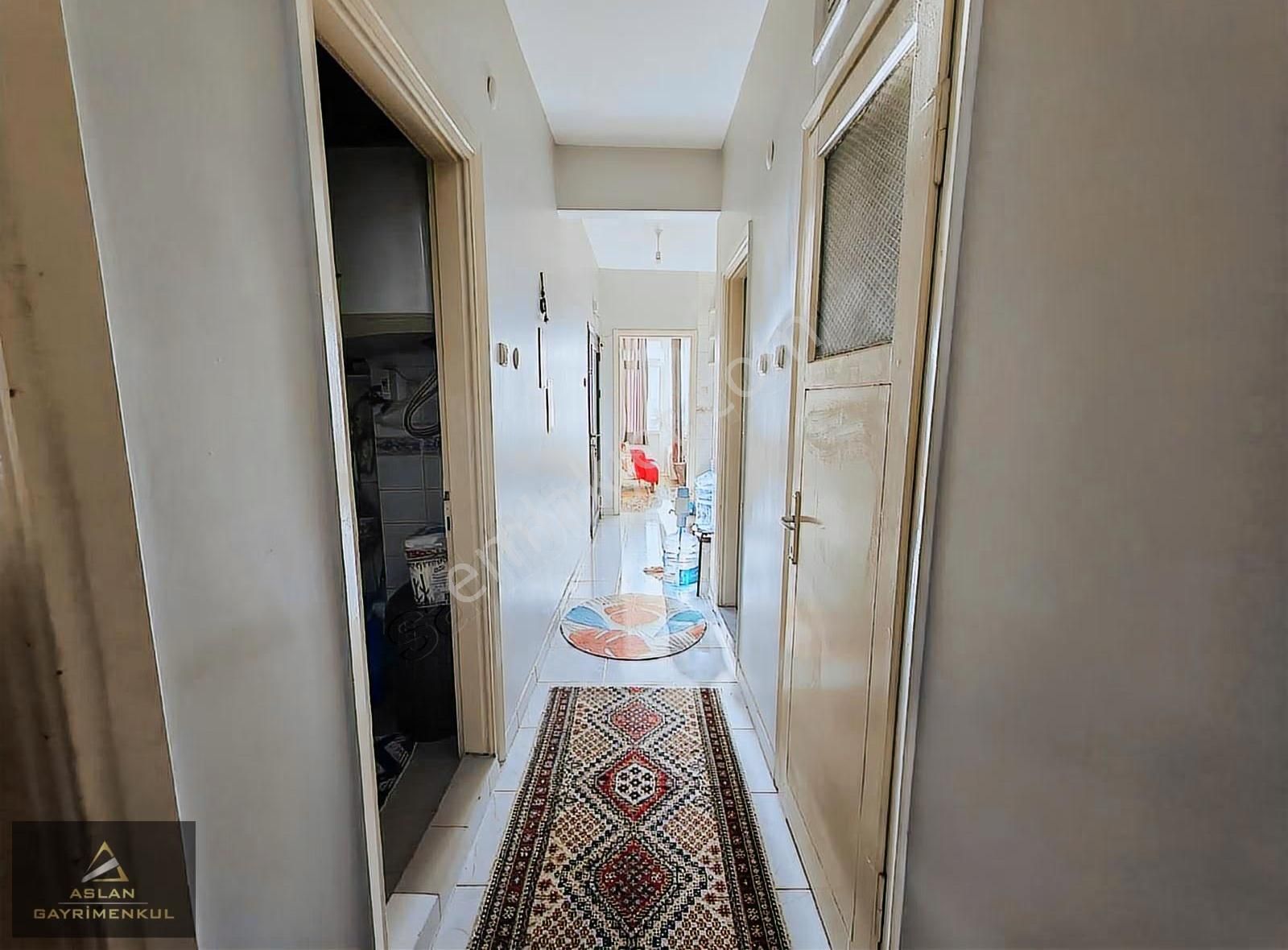 Karşıyaka Tersanede 2+1 Kapalı Mutfak Arakat - Görsel 9