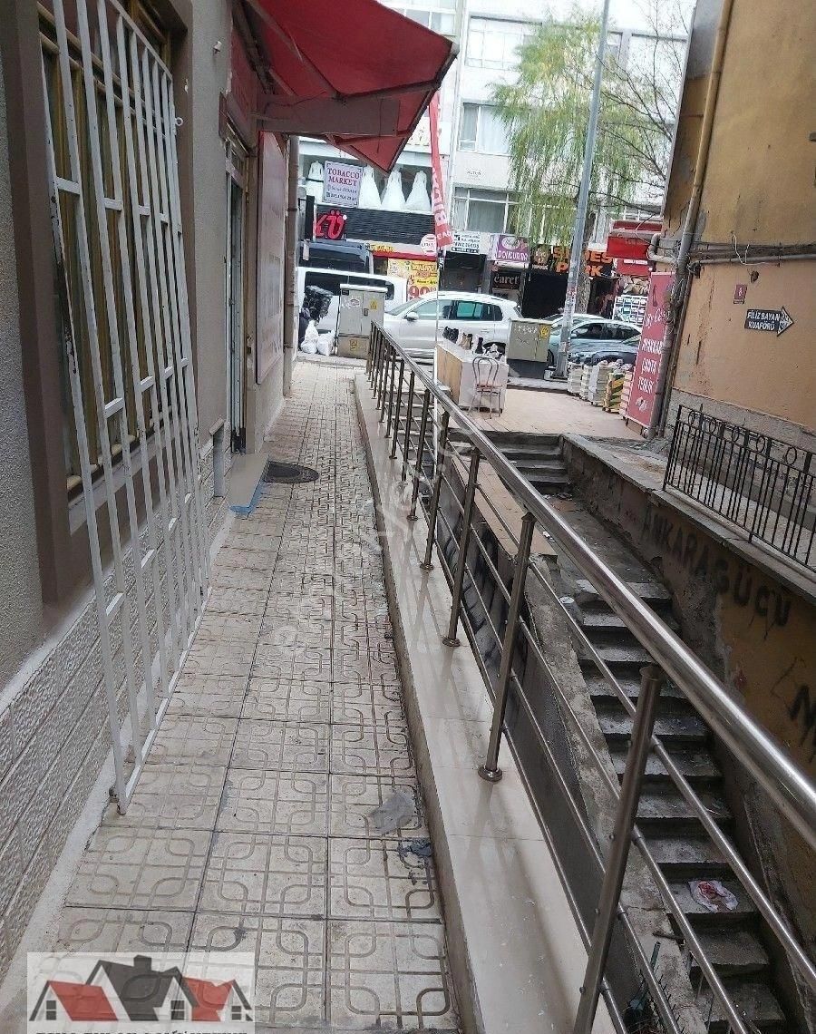 Esmadan Metro 40 Saniye 3+1 Kombili Dışcepheli 2kat Çarşı İçınde Kamu Servısi Geçtigi Yerde Satlık - Görsel 4