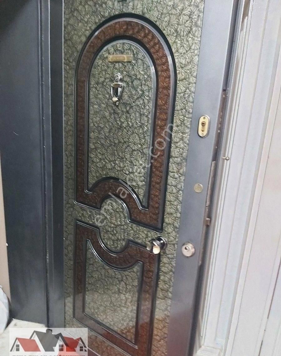 Esmadan Metro 40 Saniye 3+1 Kombili Dışcepheli 2kat Çarşı İçınde Kamu Servısi Geçtigi Yerde Satlık - Görsel 7