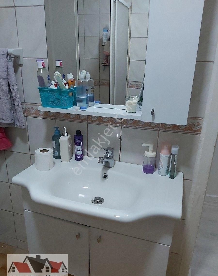 Esmadan Metro 40 Saniye 3+1 Kombili Dışcepheli 2kat Çarşı İçınde Kamu Servısi Geçtigi Yerde Satlık - Görsel 9