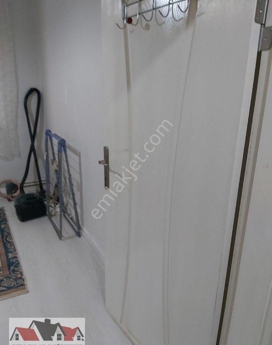 Esma.dan 3+1ful+ful Yapılı Metro 5 Dakka Mesafede Carşı Nın İçinde Olup Çok Bakımlı Hiç Masrafsızdır - Görsel 9