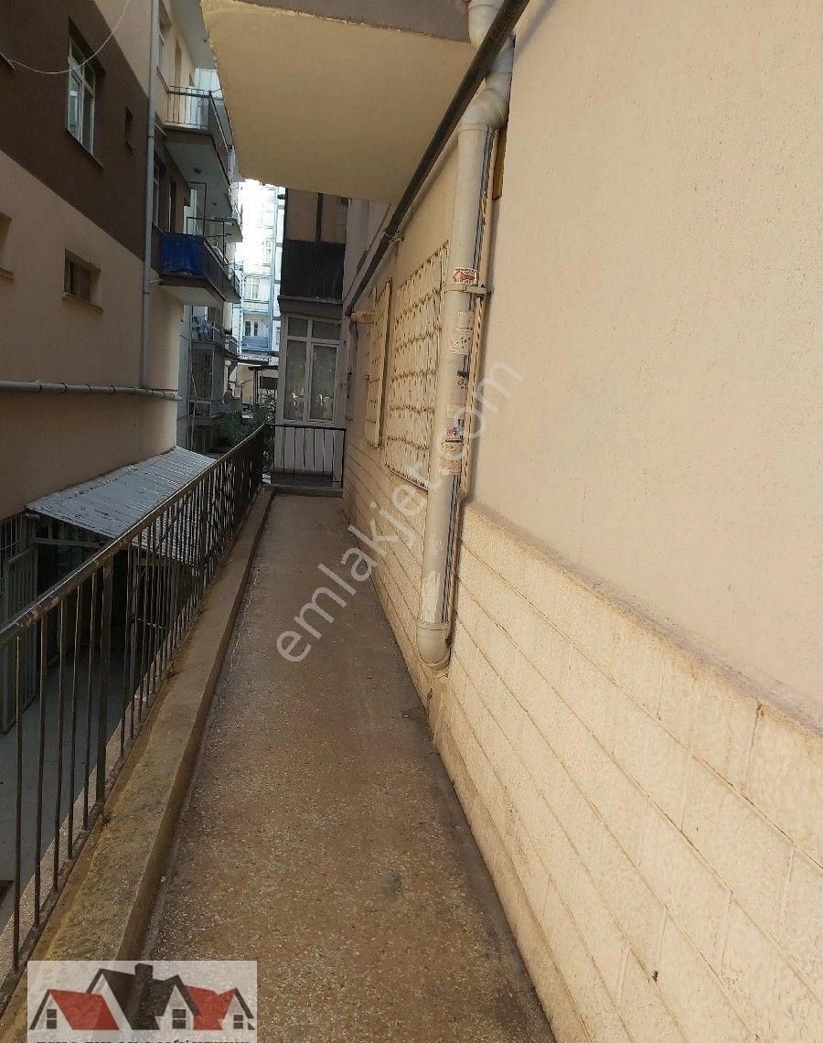 Esma.dan 3+1ful+ful Yapılı Metro 5 Dakka Mesafede Carşı Nın İçinde Olup Çok Bakımlı Hiç Masrafsızdır - Görsel 29