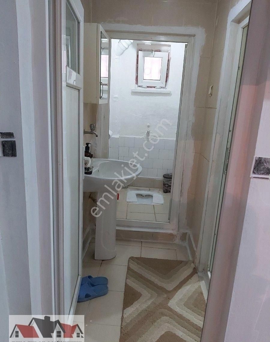 Esma.dan 3+1ful+ful Yapılı Metro 5 Dakka Mesafede Carşı Nın İçinde Olup Çok Bakımlı Hiç Masrafsızdır - Görsel 7