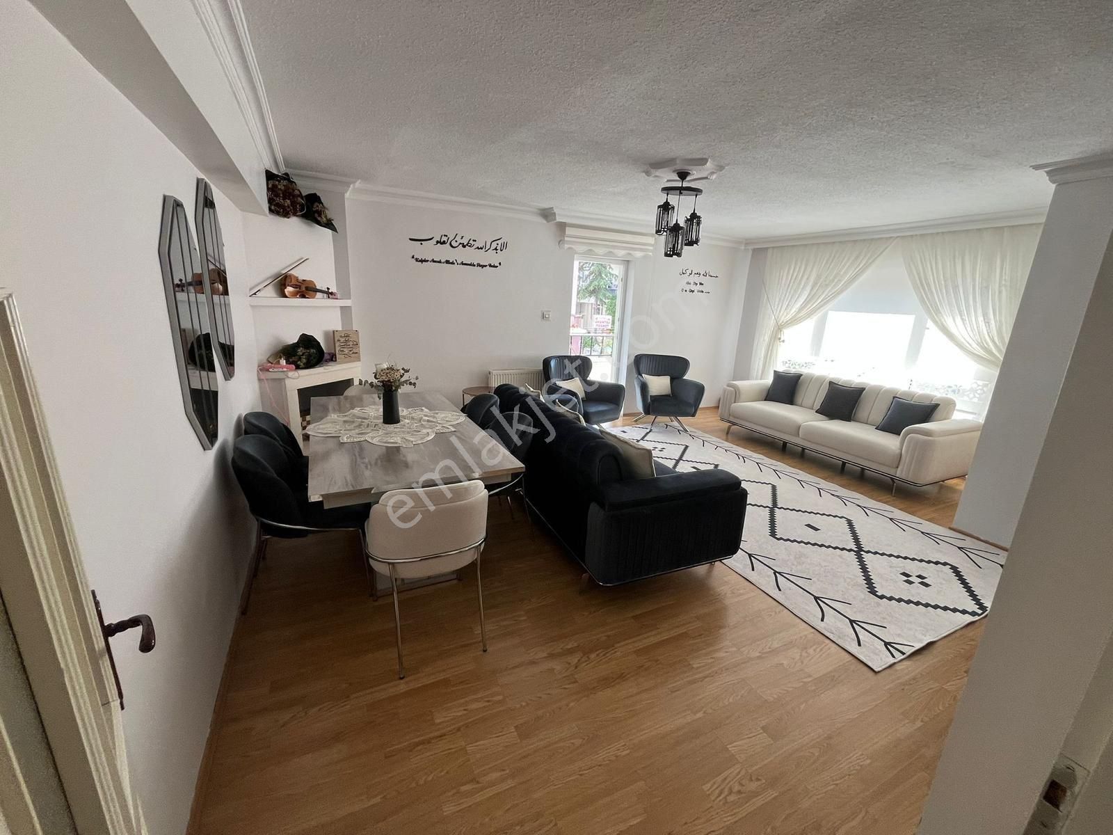 Kazım Karabekir Mh Ara Katta Ebeveyn Banyolu Yapılı Satılık Daire