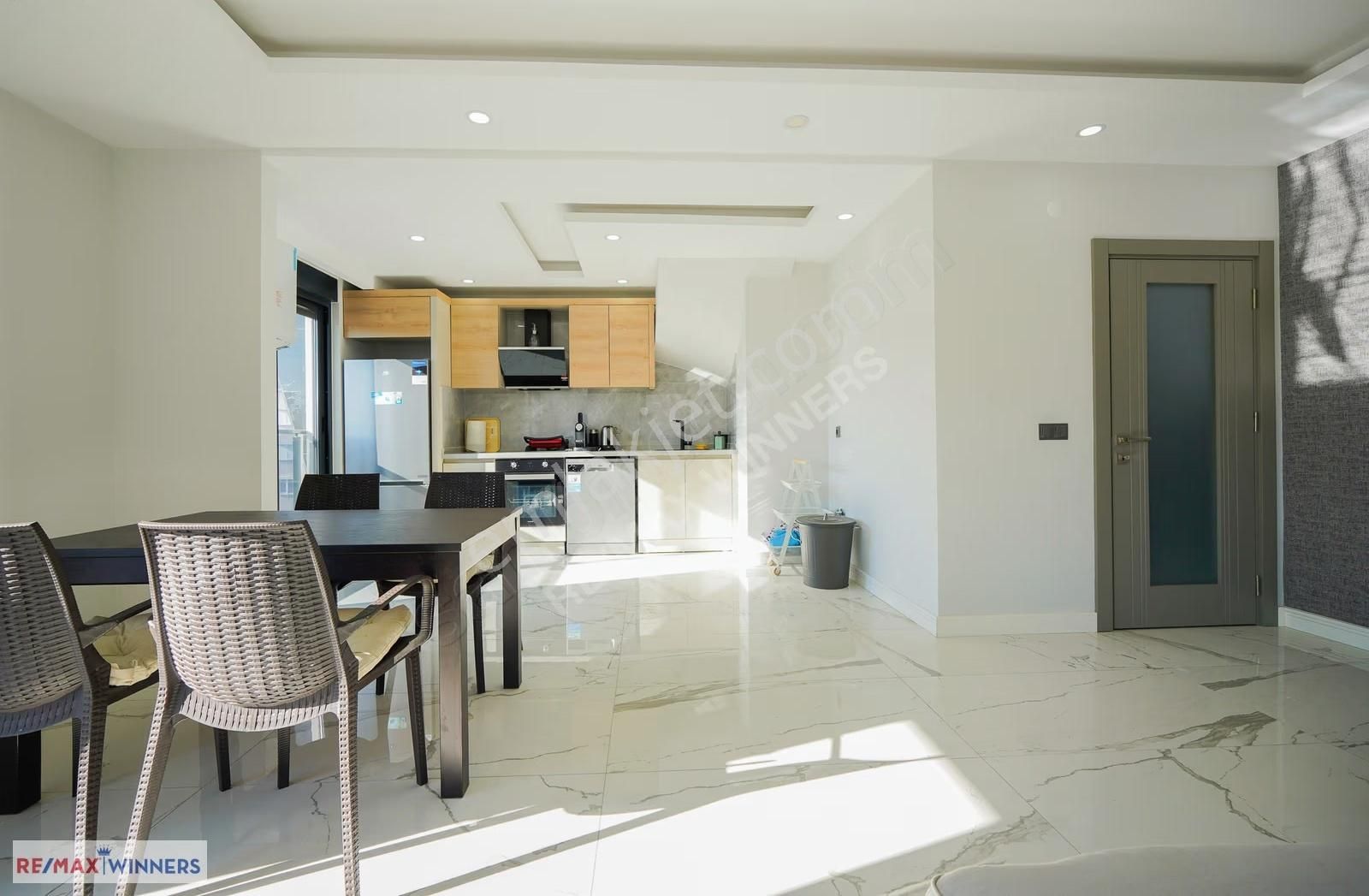 Güvenlik'te Kiralık Eşyalı 2+1 Teraslı Dubleks Daire - Görsel 35