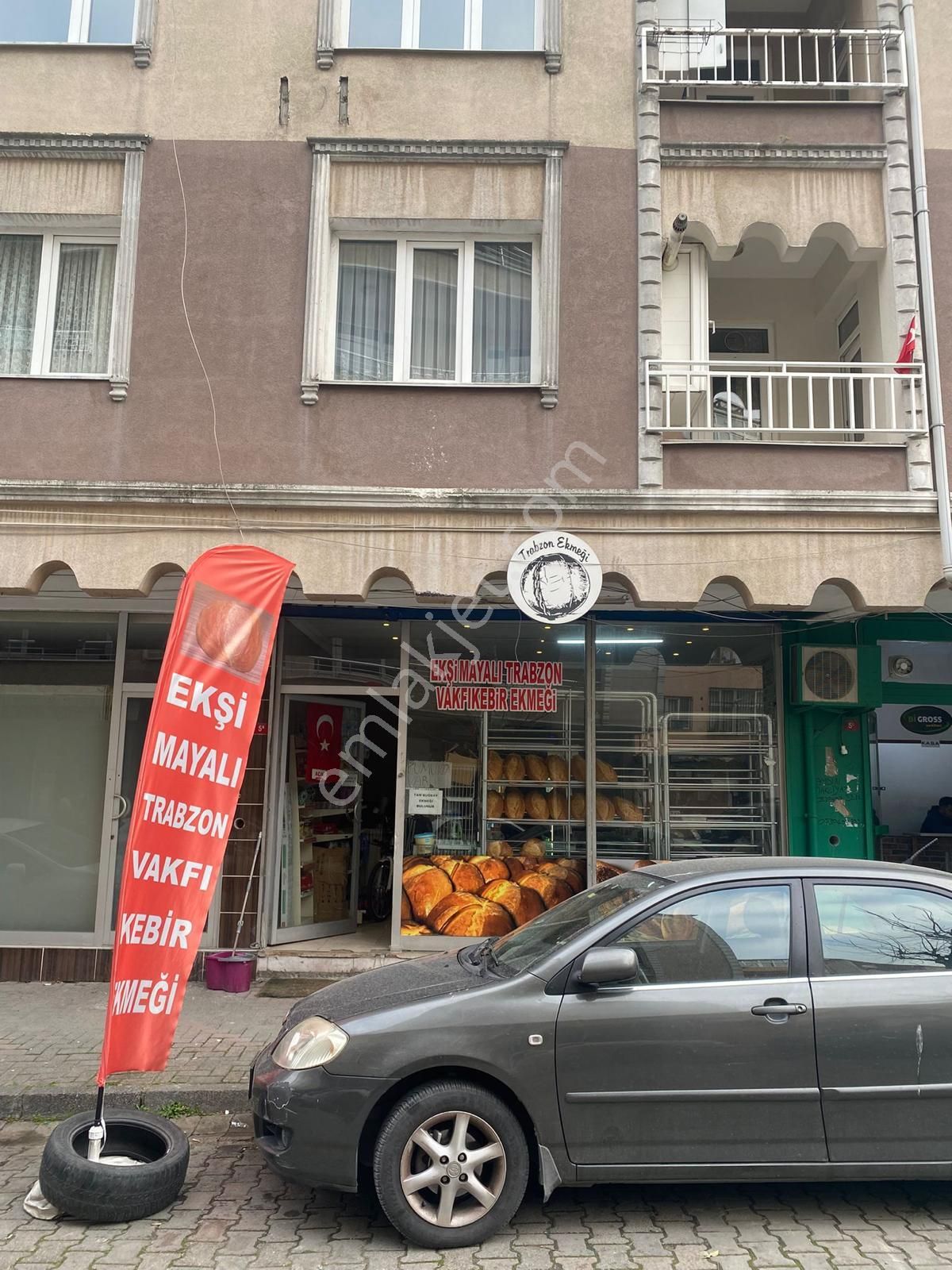 Haznedar'da Karotu Alınmış 22m2 Düz Giriş Köşe Dükkan