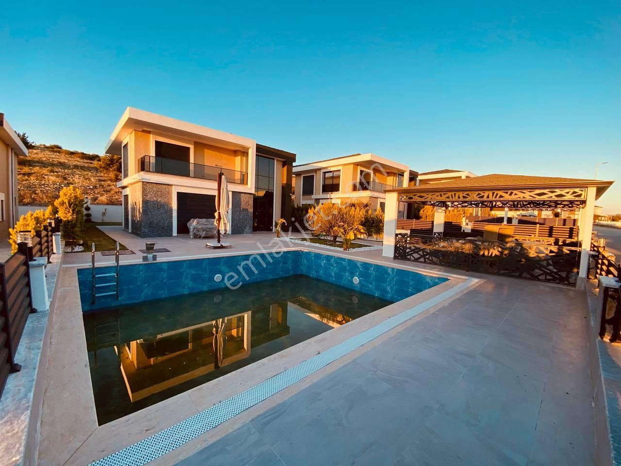 Didim'de Satılık Malikane Tadında Deniz Manzaralı Lüx Villalar..