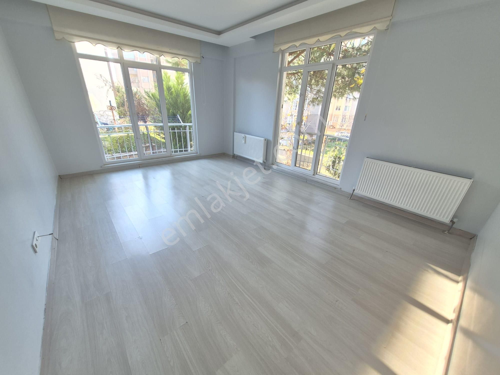 Delux'den Hürriyet Mah.'de Okullar Bölgesinde Satılık 3+1