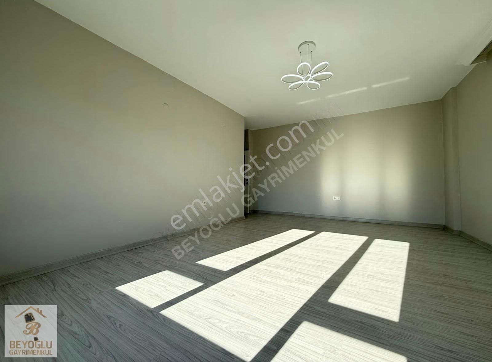 Beyoğlu'ndan Merkezde Full Yapılı Kilerli 130m2 Ara Kat 3+1 - Görsel 15