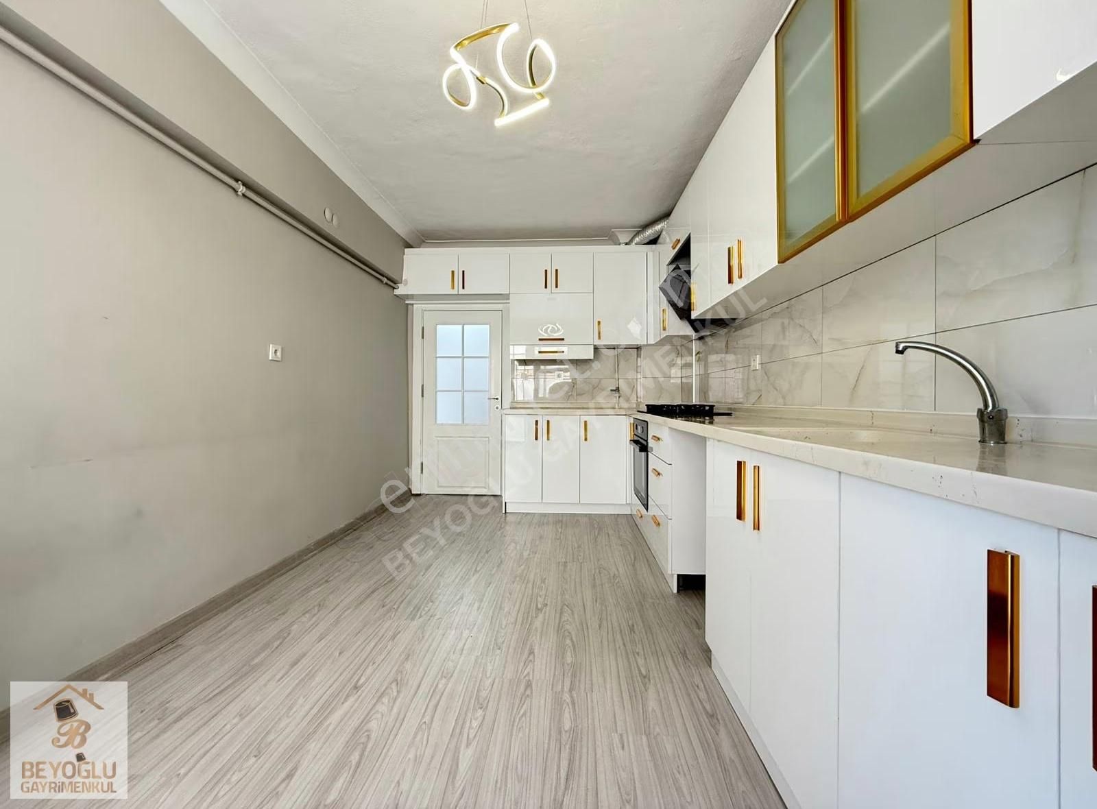 Beyoğlu'ndan Merkezde Full Yapılı Kilerli 130m2 Ara Kat 3+1 - Görsel 14