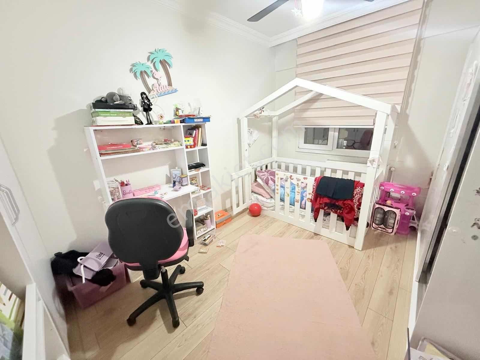 Karabağlar Reis Mah. 3+1 140 M2 Lüx Bakımlı Fırsat Daire - Görsel 25