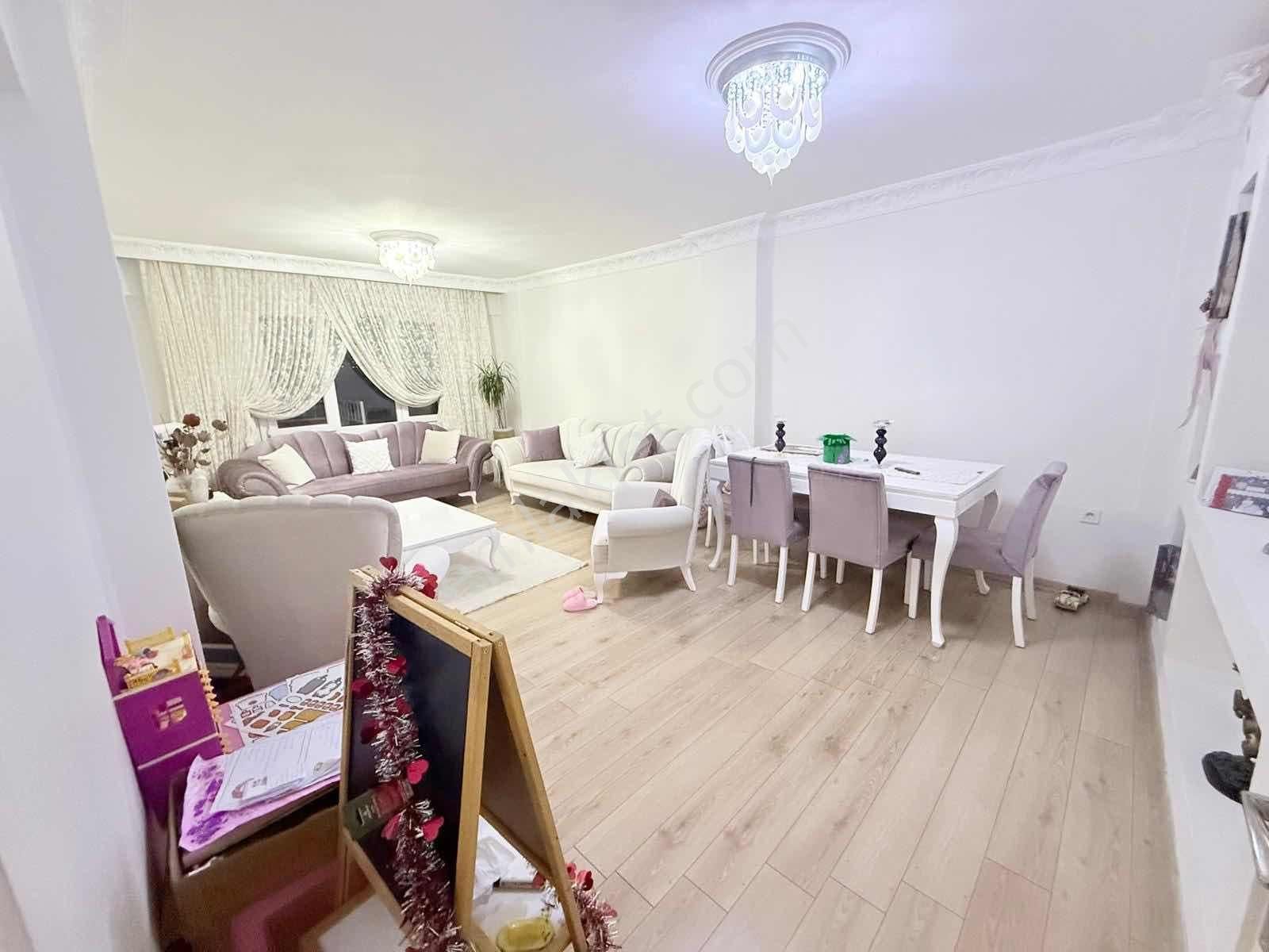 Karabağlar Reis Mah. 3+1 140 M2 Lüx Bakımlı Fırsat Daire - Görsel 29