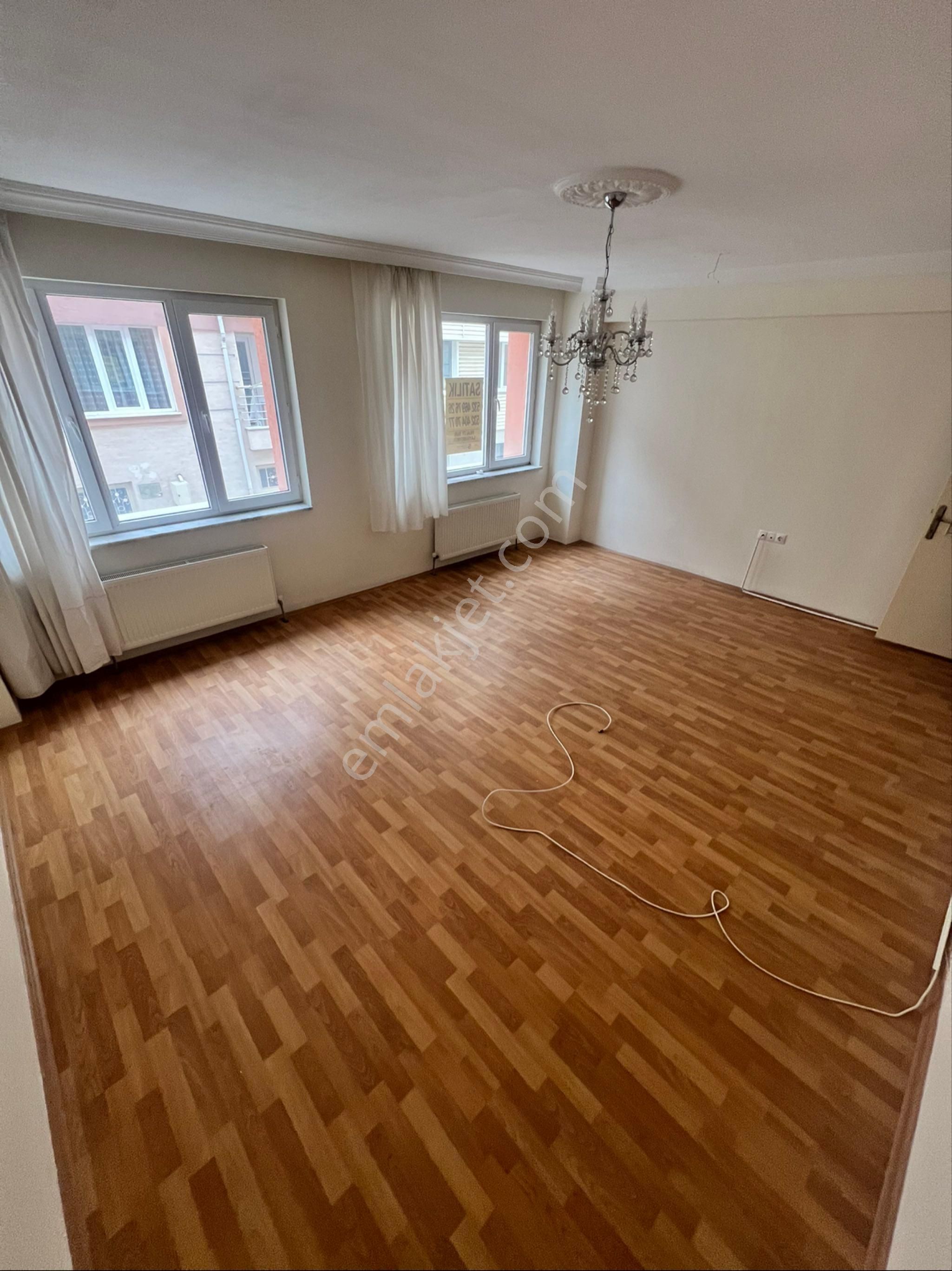 Ömerağa Mahallesi Satılık 3+1 - Görsel 2