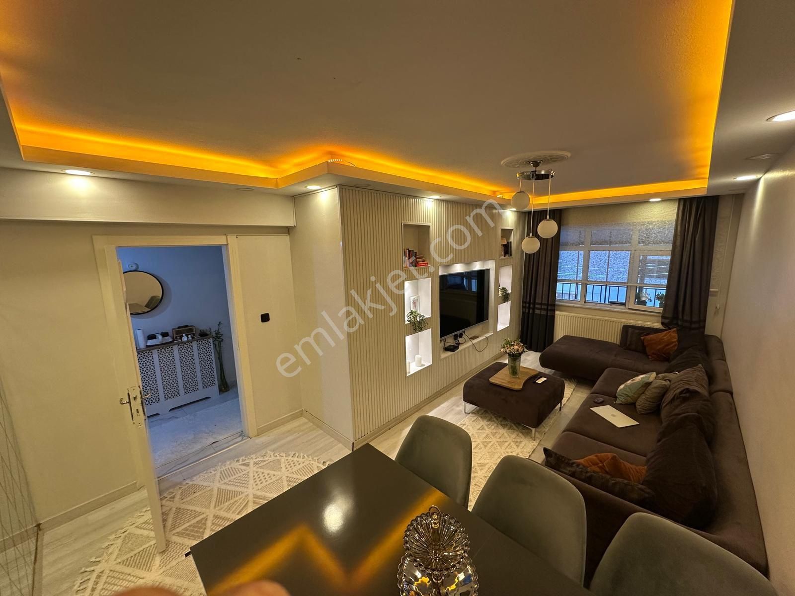 Mç Emlak'tan Mareşal Çakmak Mah'sınde Asansörlü 2+1 Satılık Daire - Görsel 3