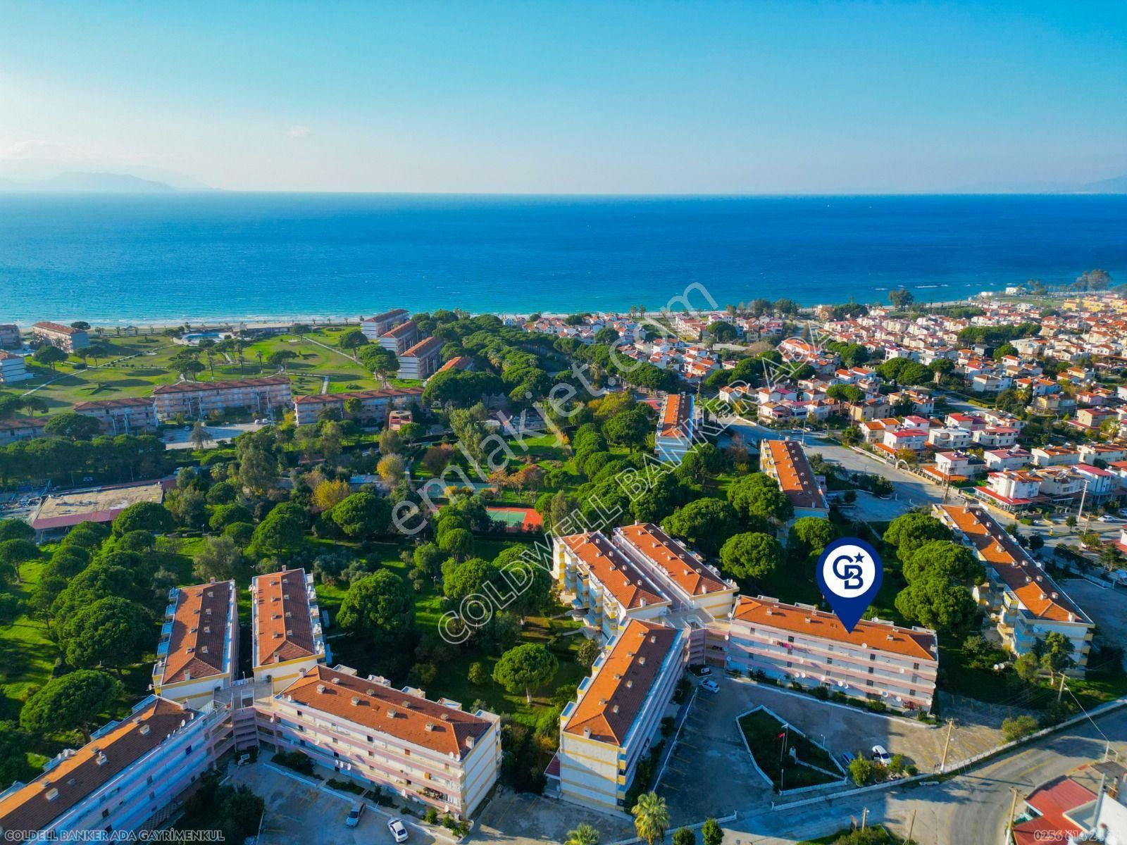 Kuşadası Davutlar Sahil Sitesinde Bahçeli 2+1 Daire