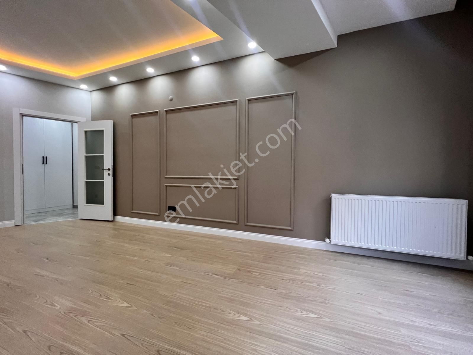 Altıntepede 3 Yıllık Özel Dekorlu 2+1 Arakat Daire