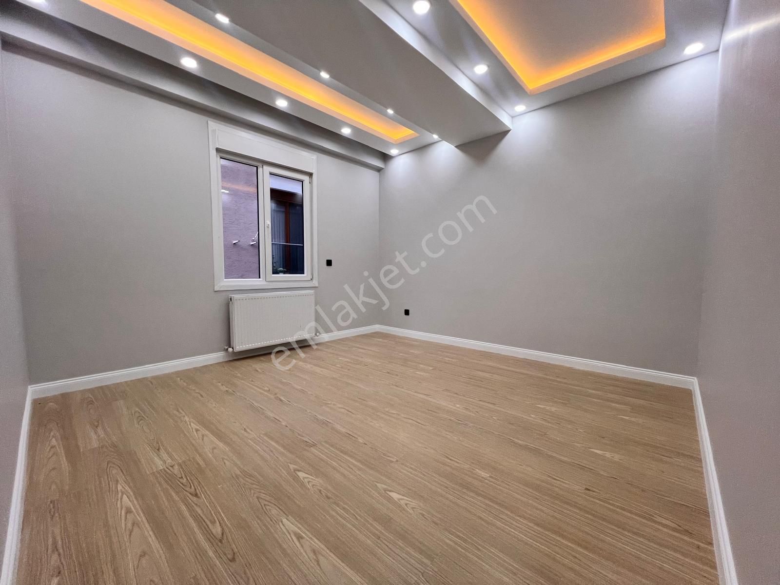 Altıntepede 3 Yıllık Özel Dekorlu 2+1 Arakat Daire - Görsel 14