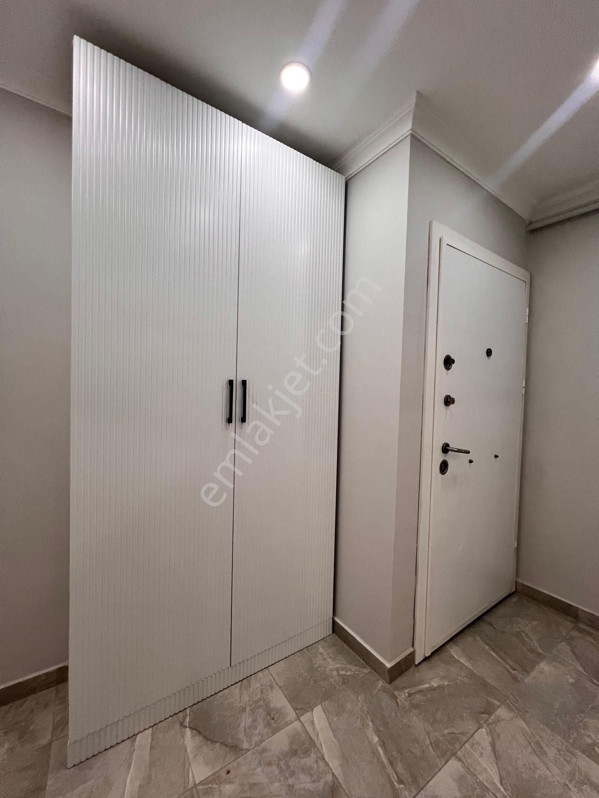 Altıntepede 3 Yıllık Özel Dekorlu 2+1 Arakat Daire - Görsel 19