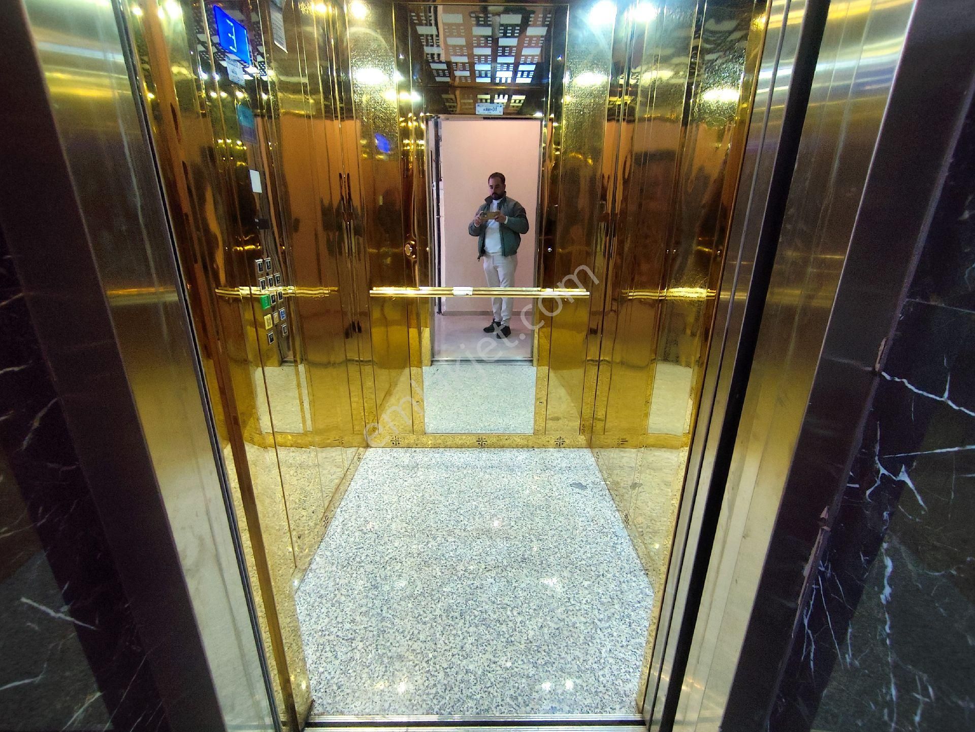 Garanti Emlak'tan 1+1 Eşyalı Satılık Daire - Görsel 23