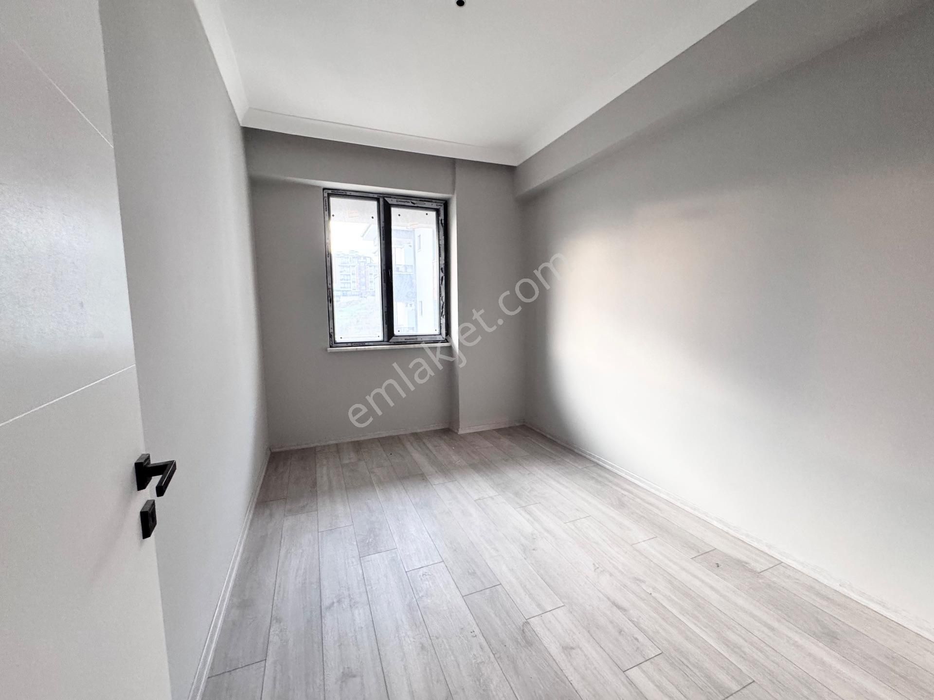Çiftlikköy Sultaniye'de Ebeveyn Banyolu 3+1 Satılık Daire - Görsel 8