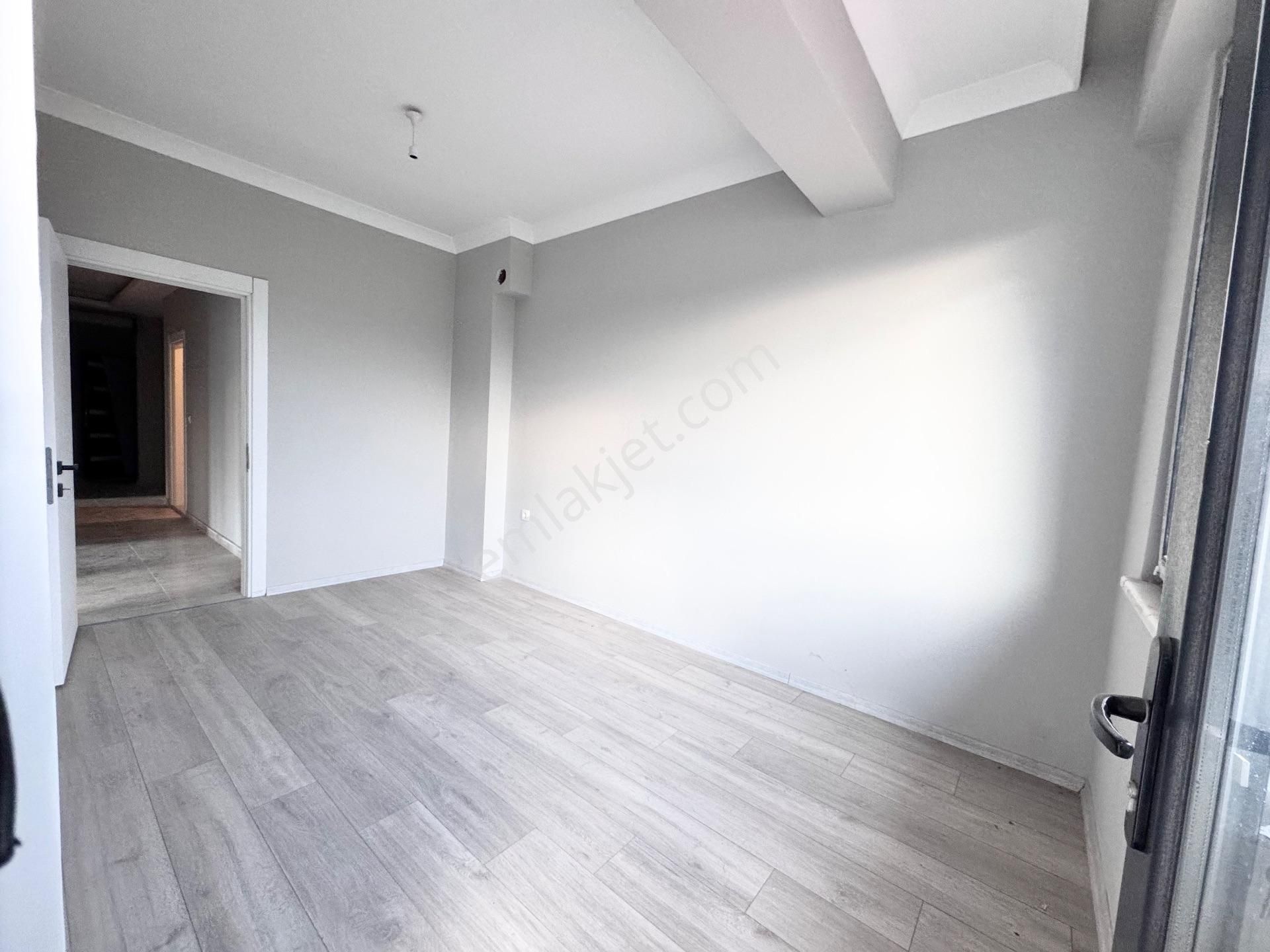 Çiftlikköy Sultaniye'de Ebeveyn Banyolu 3+1 Satılık Daire - Görsel 5